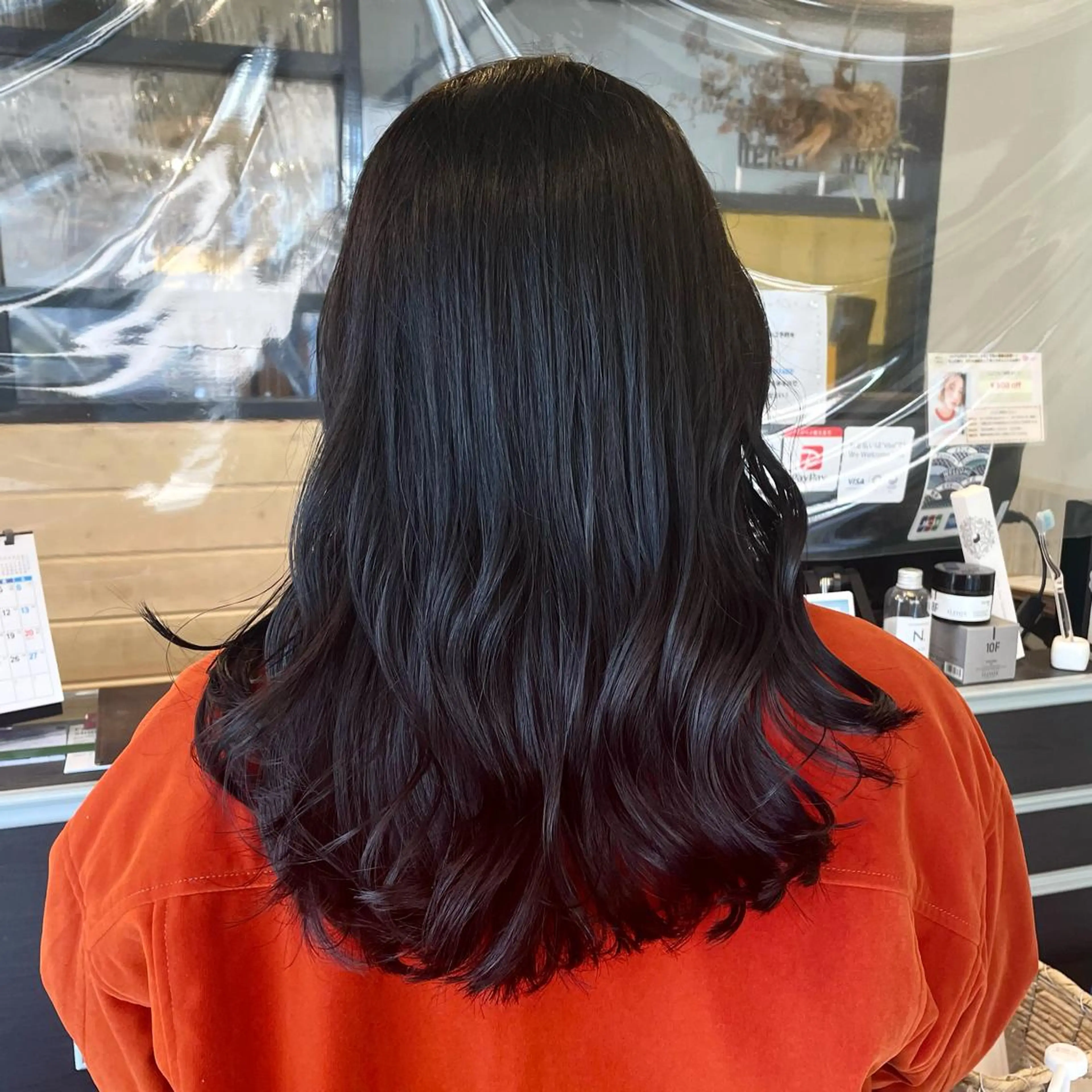 セミロング カラー スナコザワ レナのヘアスタイル