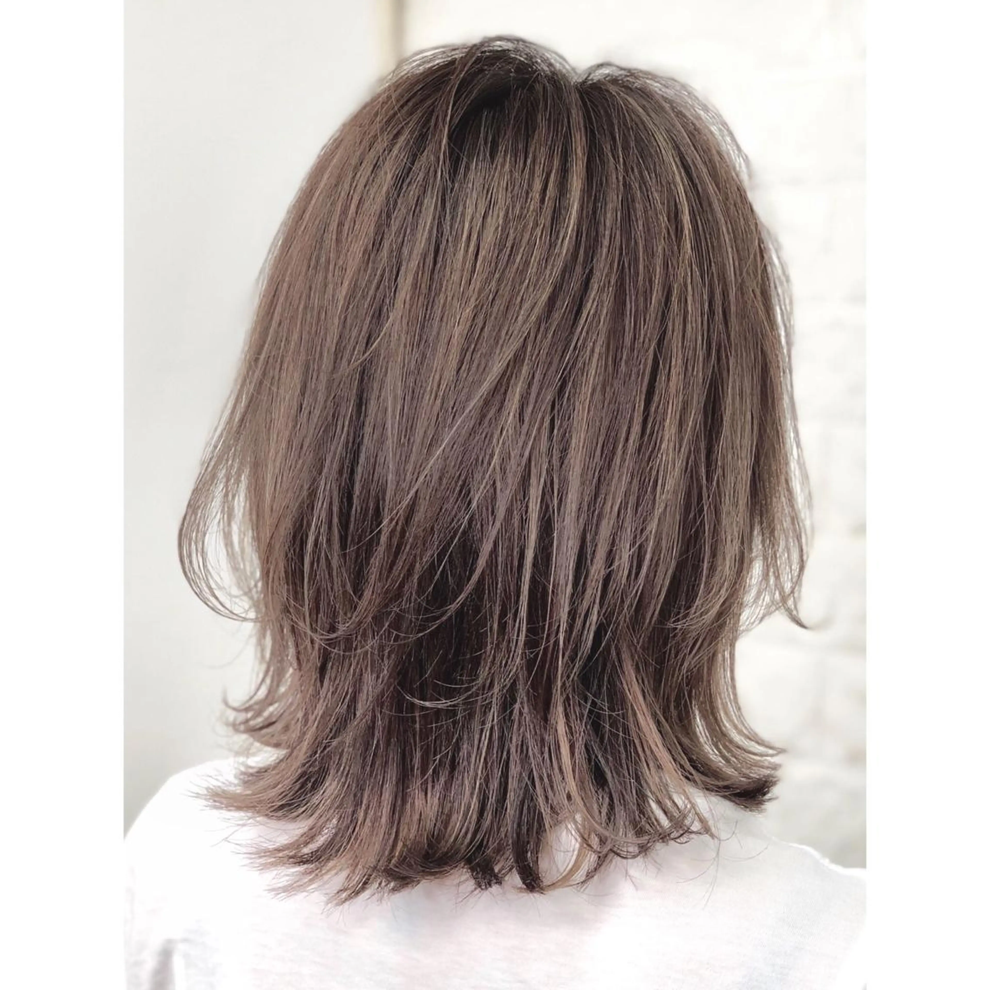 ミディアム カラー ベージュカラー ブリーチ 透明感カラー ハイライトカラー 外国人風カラー KIZU 髪質改善 オカルト怪談のヘアスタイル