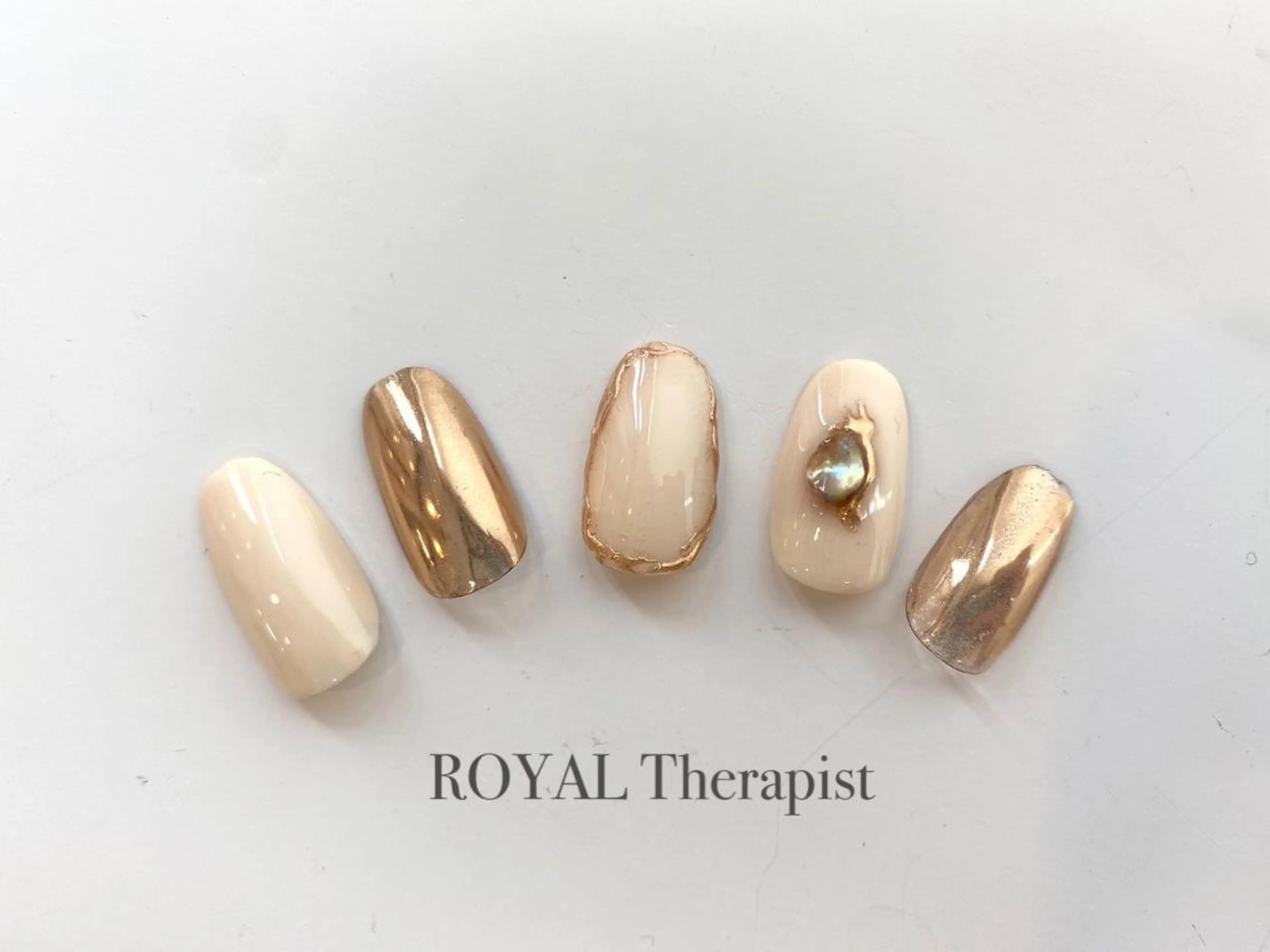 ネイル ジェルネイル スカルプネイル ハンドネイル 【寺岡】 ロイヤル•セラピストのネイルデザイン