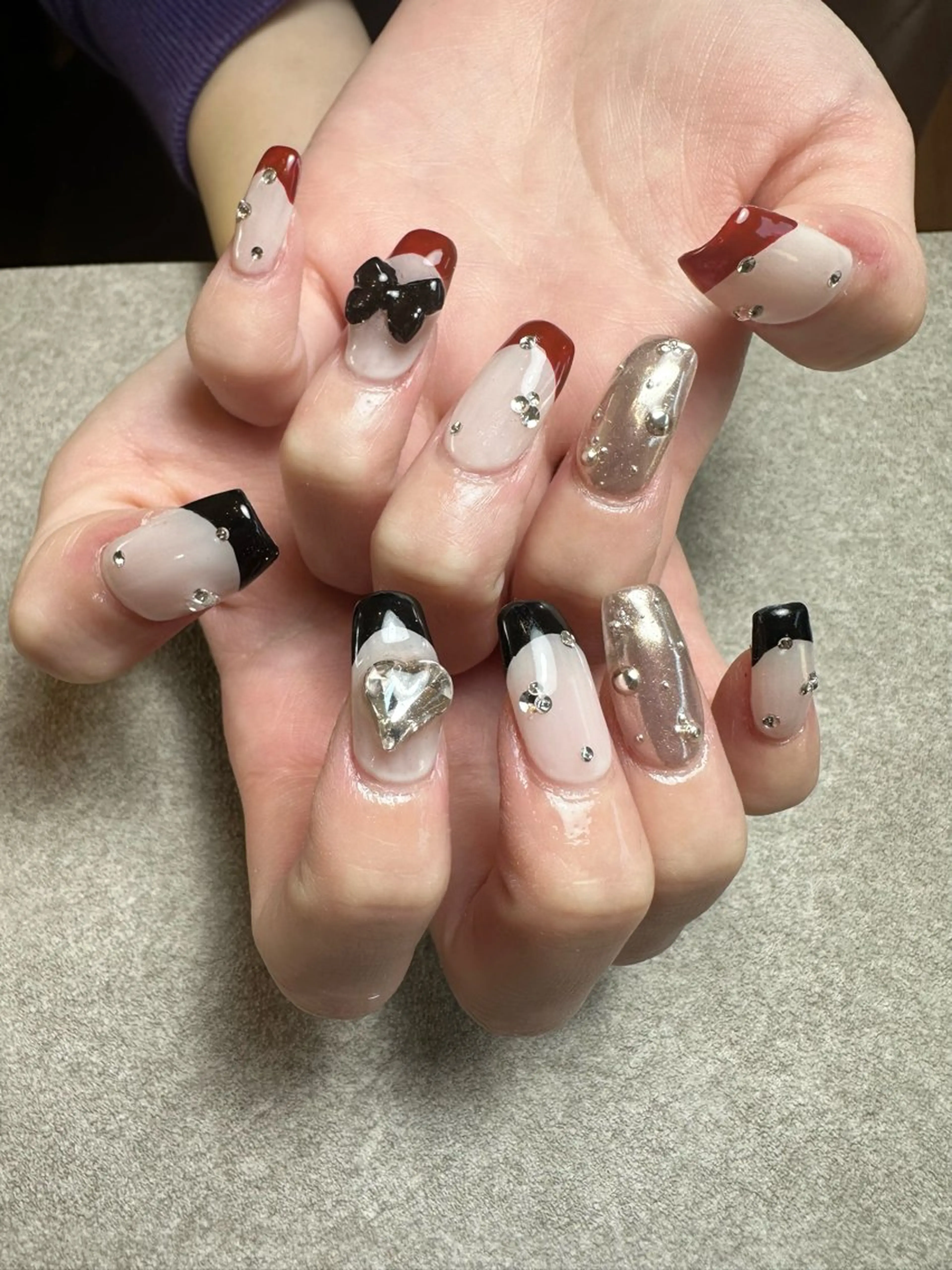 ネイル フレンチネイル 卒業式 ハート リボン スカルプネイル nailroom Anmie.のネイルデザイン