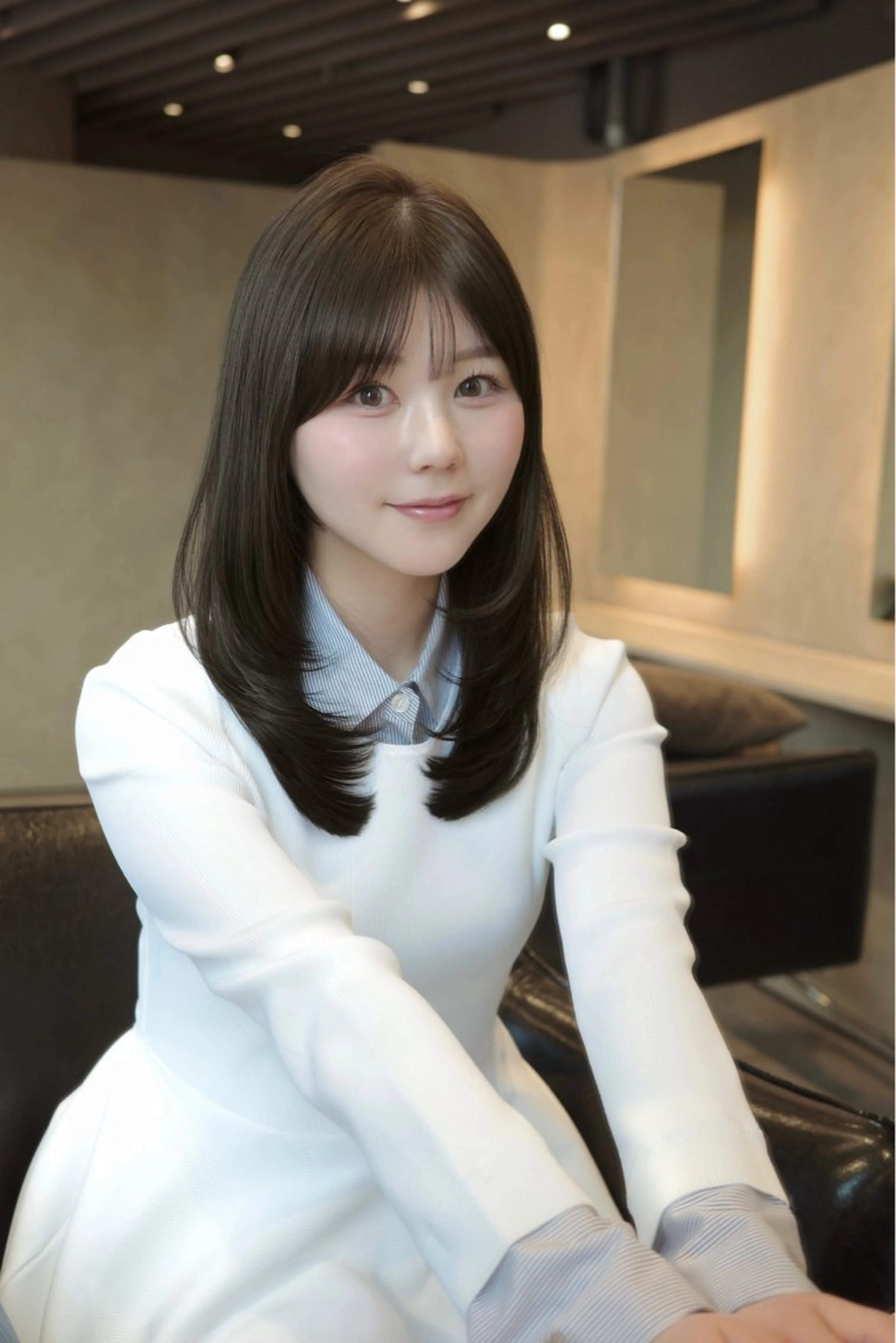 セミロング レイヤーカット 似合わせカット 美顔形成｜酒井 ｜青山のヘアスタイル