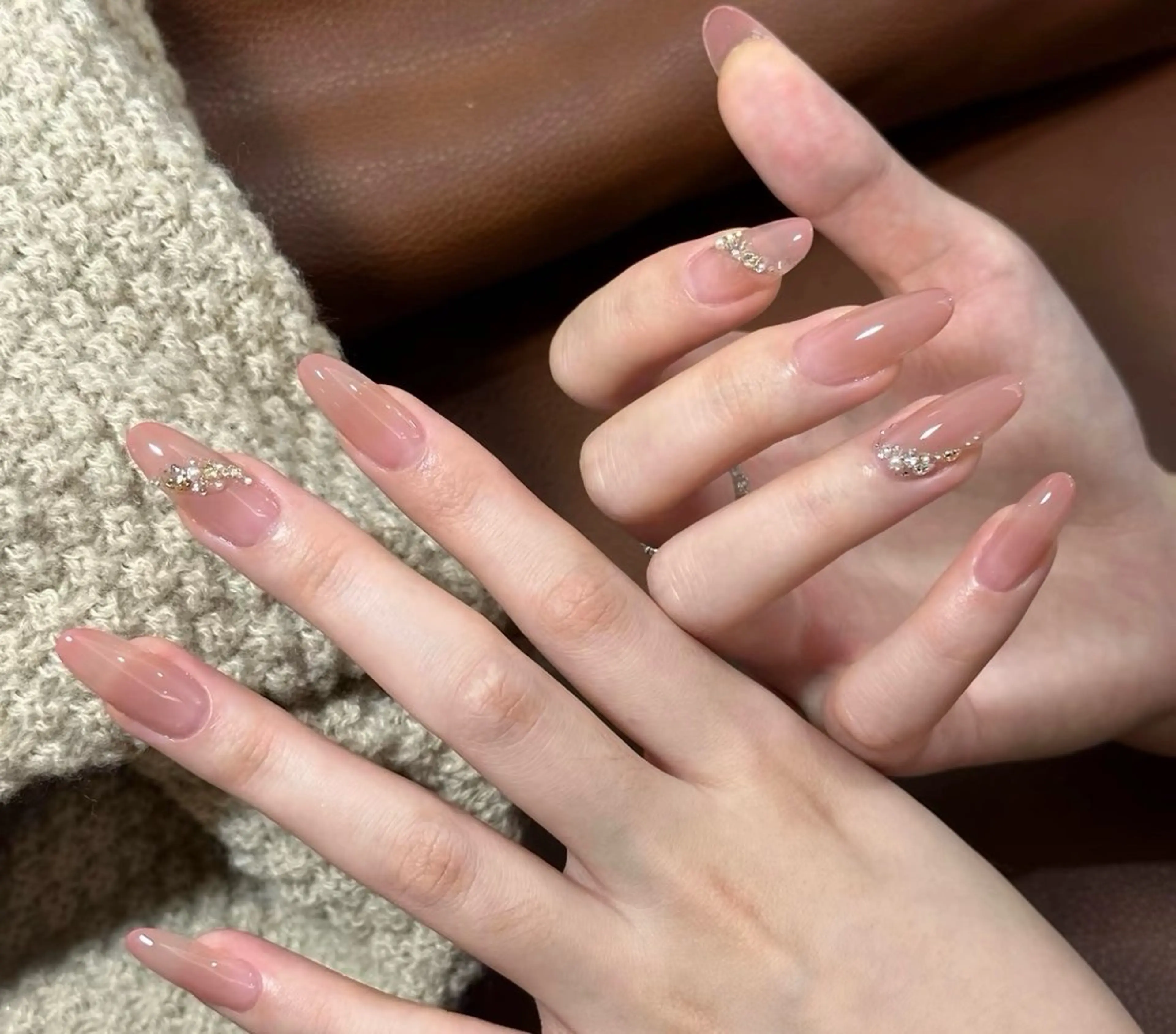 ネイル チークネイル 長さ出し フラワーネイル フレンチネイル ガーリー SunNail池袋駅 ワンホンネイルのネイルデザイン