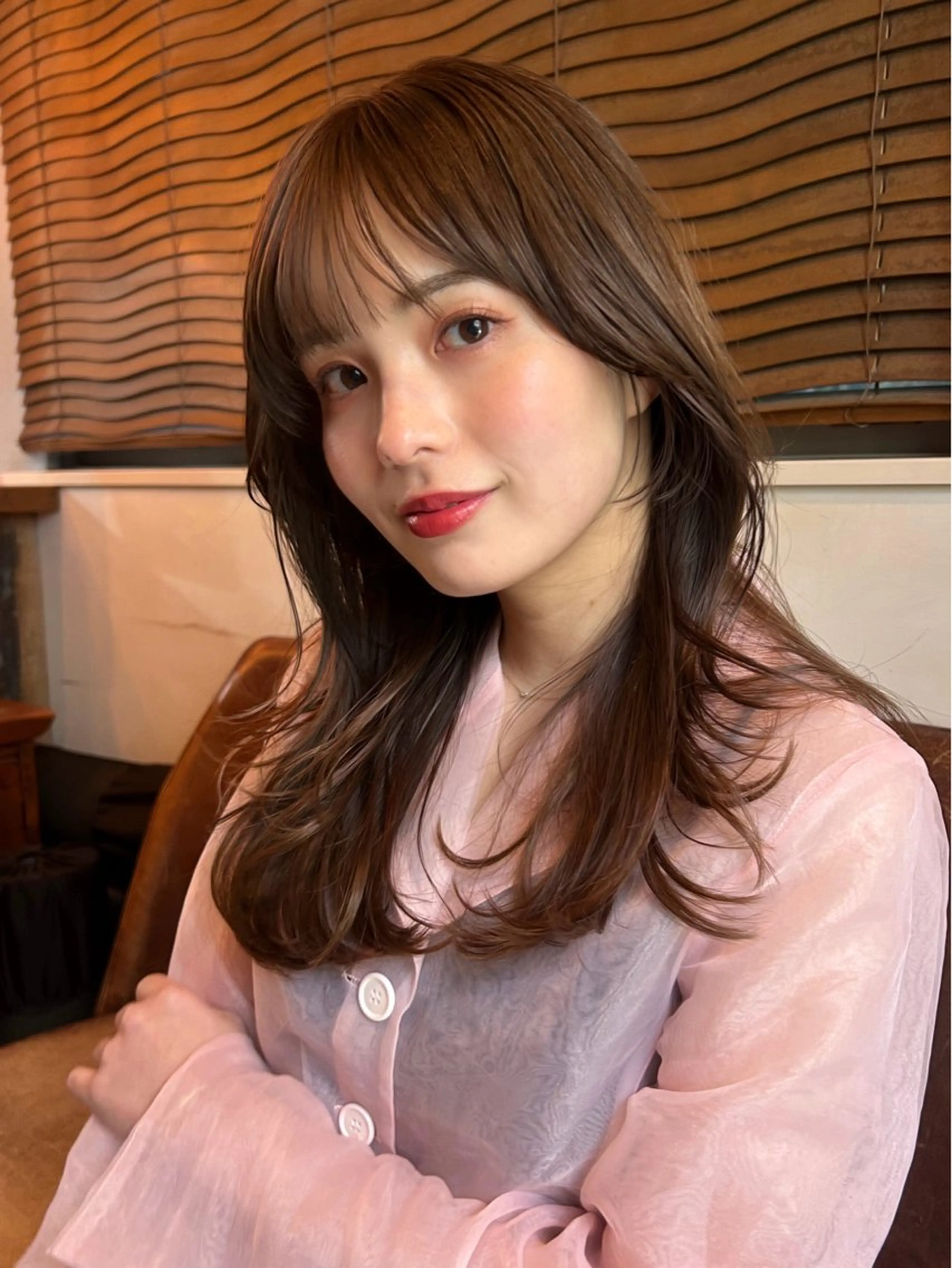 ミディアム カラー パーマ カット ヘアカラー レイヤー/透明感/ ブリーチなし/わかなのヘアスタイル