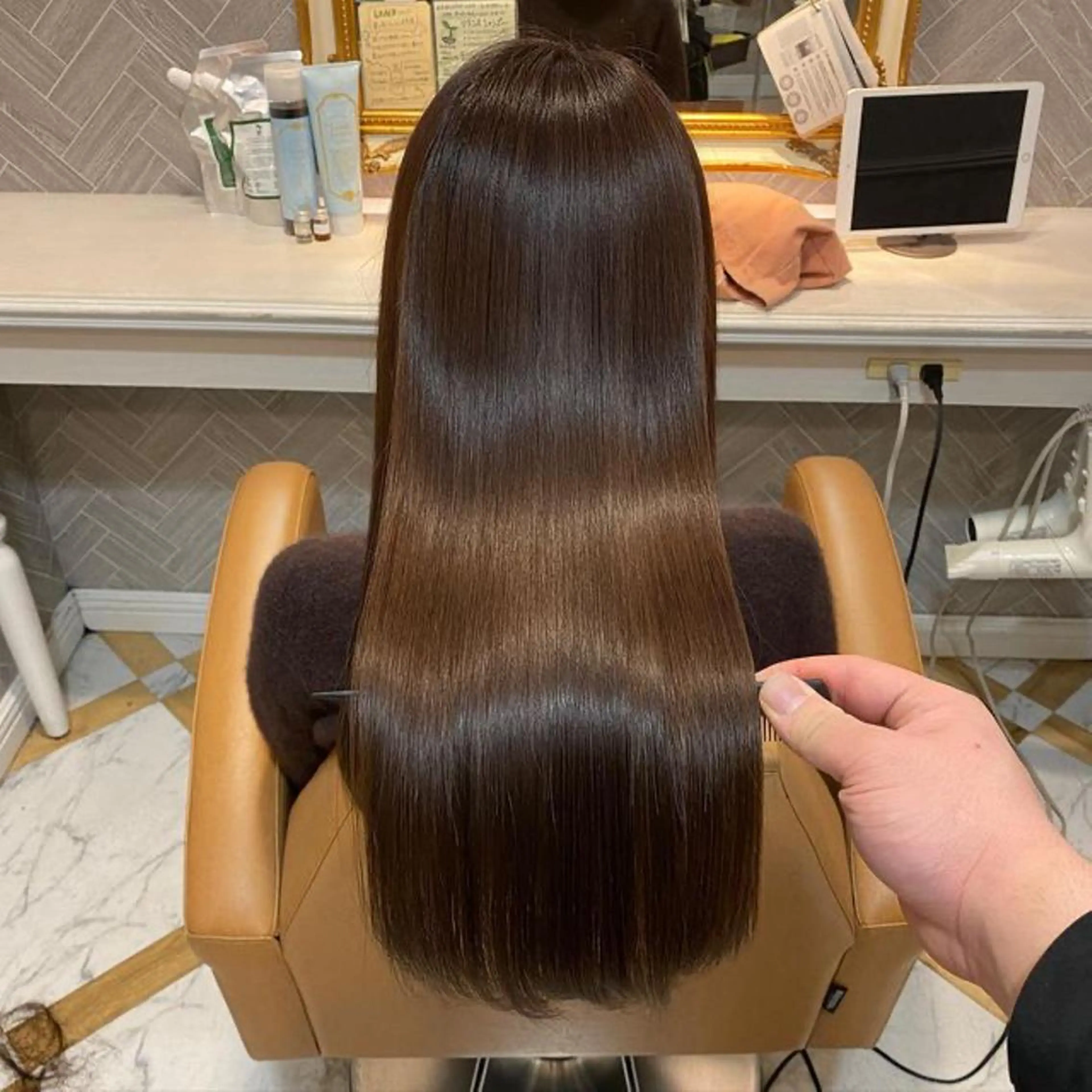 ミディアム カット 縮毛矯正 トリートメント ヘアセット 艶透明感カラー/ 髪質改善/三ツ木一生のヘアスタイル