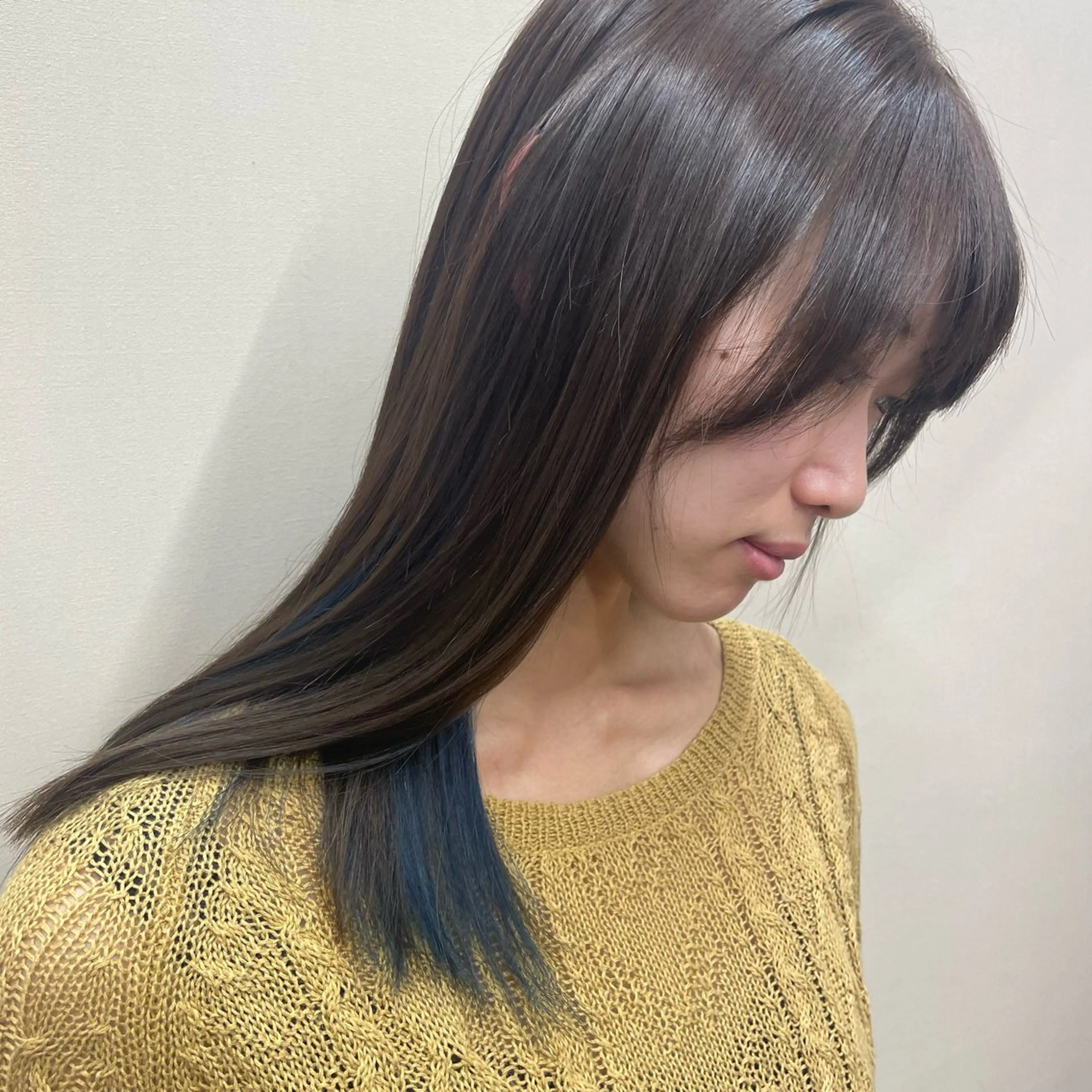 ロング カラー ブルーカラー ユヅキ 【8月限定クーポン】のヘアスタイル