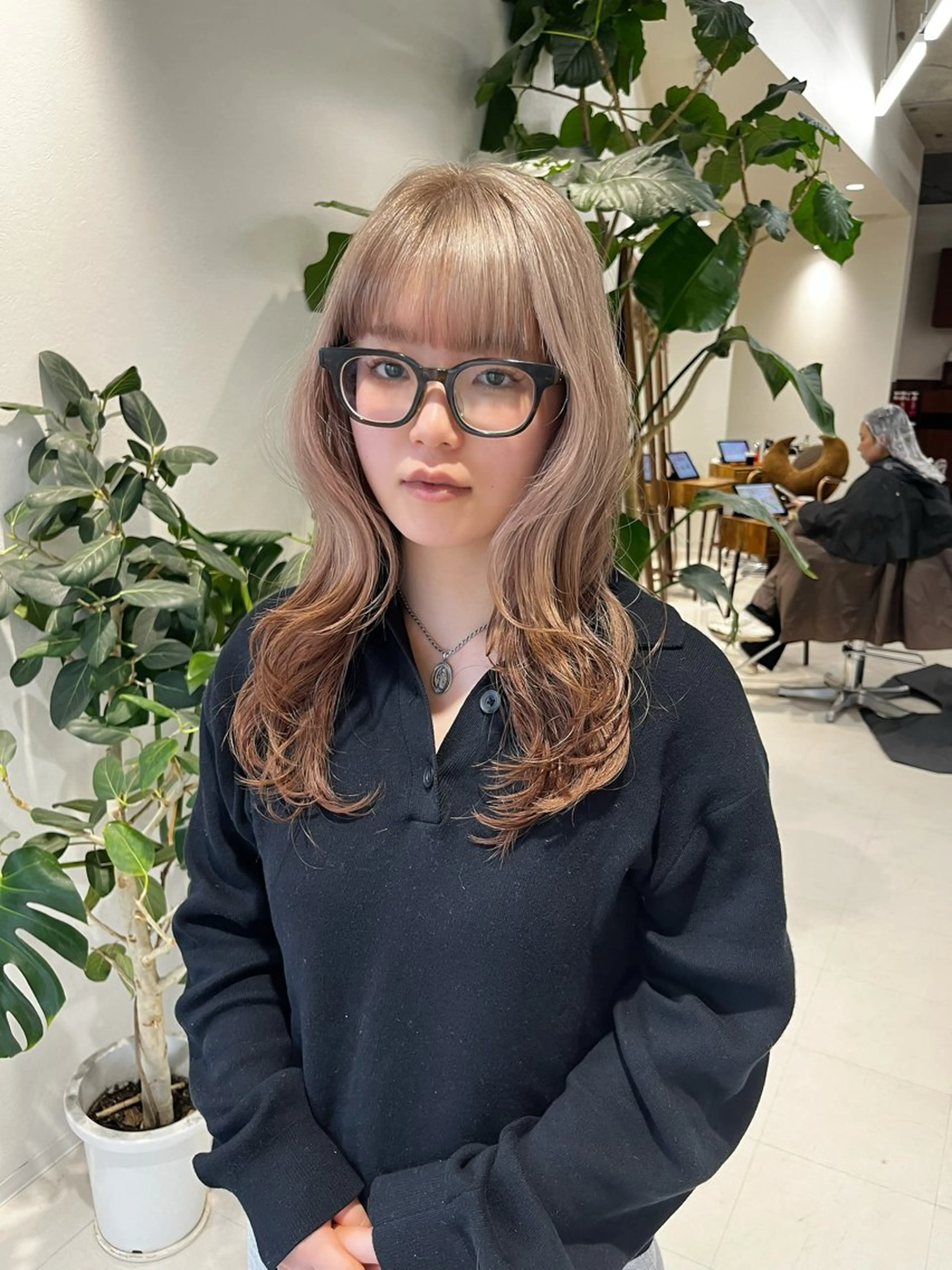 ミディアム カラー レイヤーカット カット ヘアカラー トリートメント レイヤーカット/カラ ー/U24/河野凜のヘアスタイル