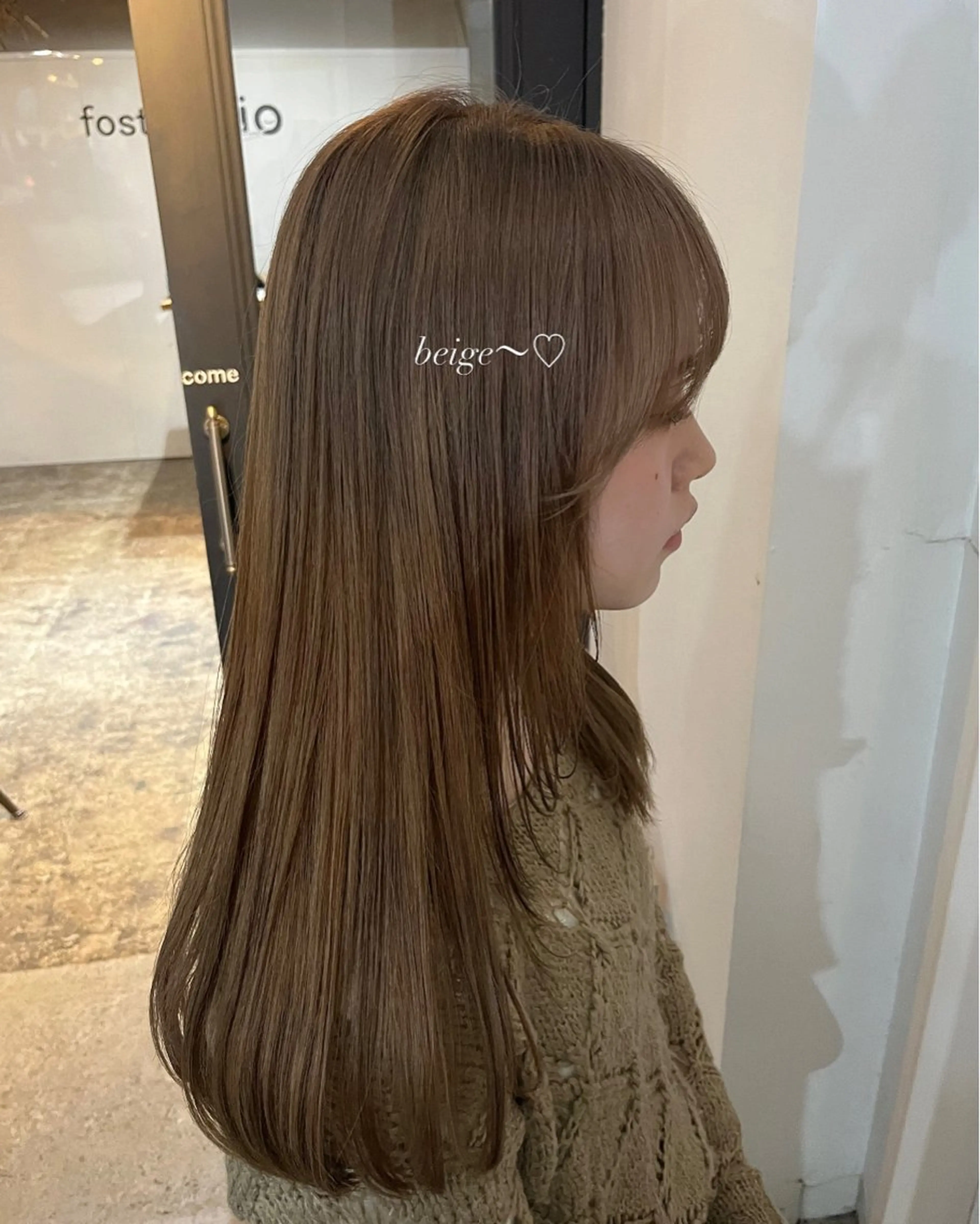 ロング カラー ベージュカラー ヘアカラー トリートメント 光本 杏のヘアスタイル