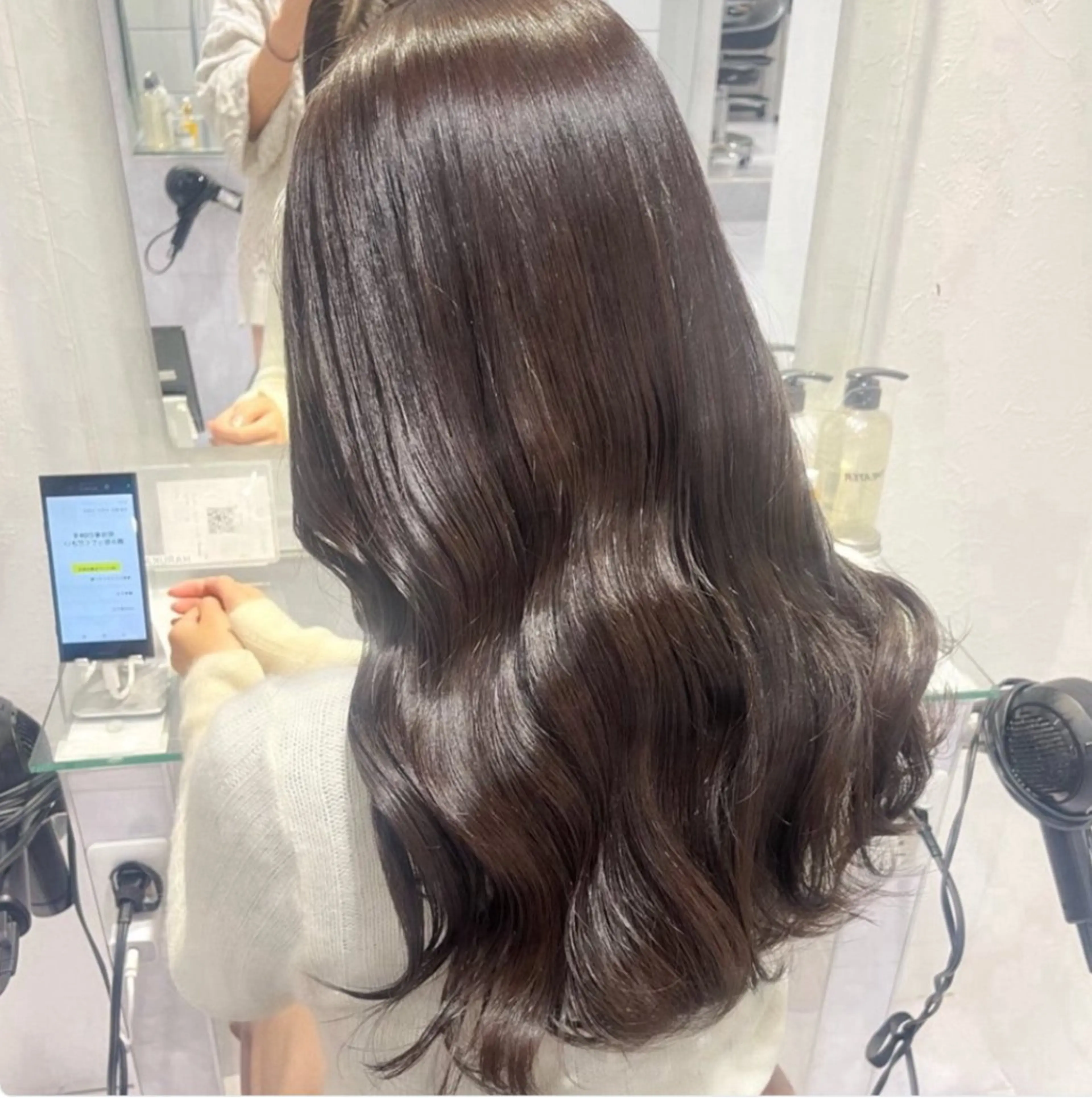 ロング カラー 🫧うる艶トレンド 🫧透明感カラーのヘアスタイル