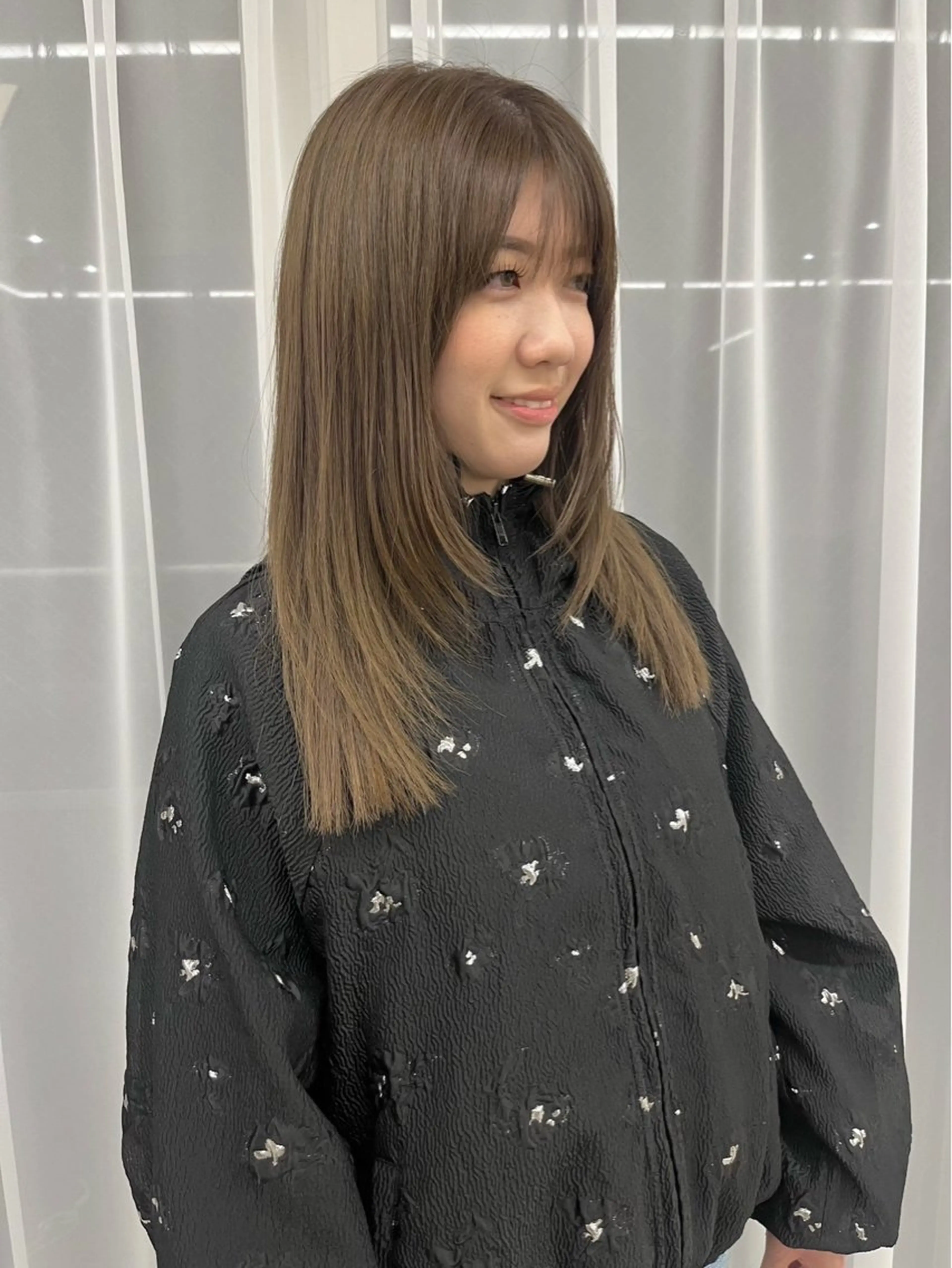 セミロング ヘアカラー 小西 瑞穂のヘアスタイル