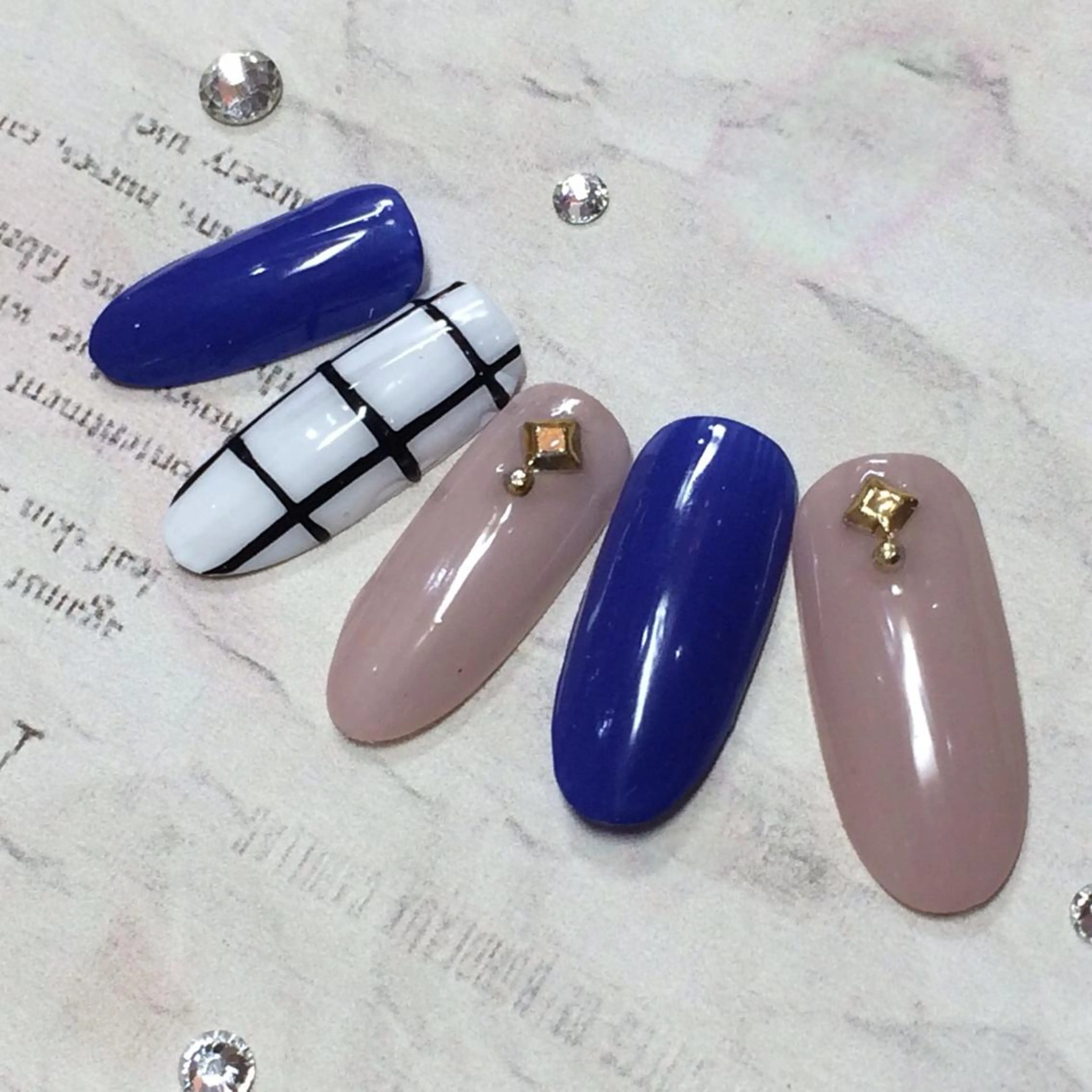 ミディアム SINCERELY シンシアリー🌈のネイルデザイン