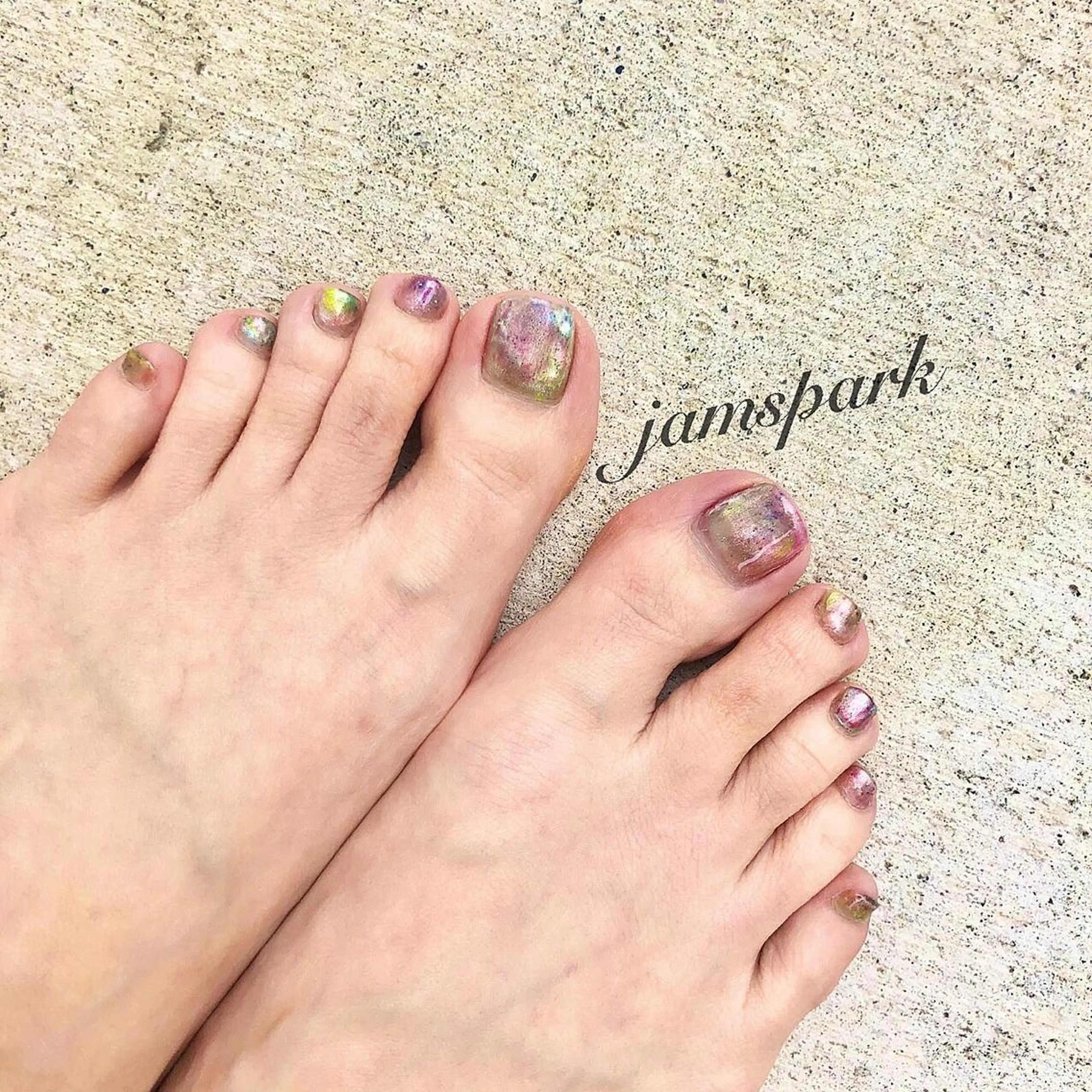 ネイル アートネイル フットネイル グラデーション マグネットネイル ニュアンスネイル フットネイル jamspark ✨のネイルデザイン