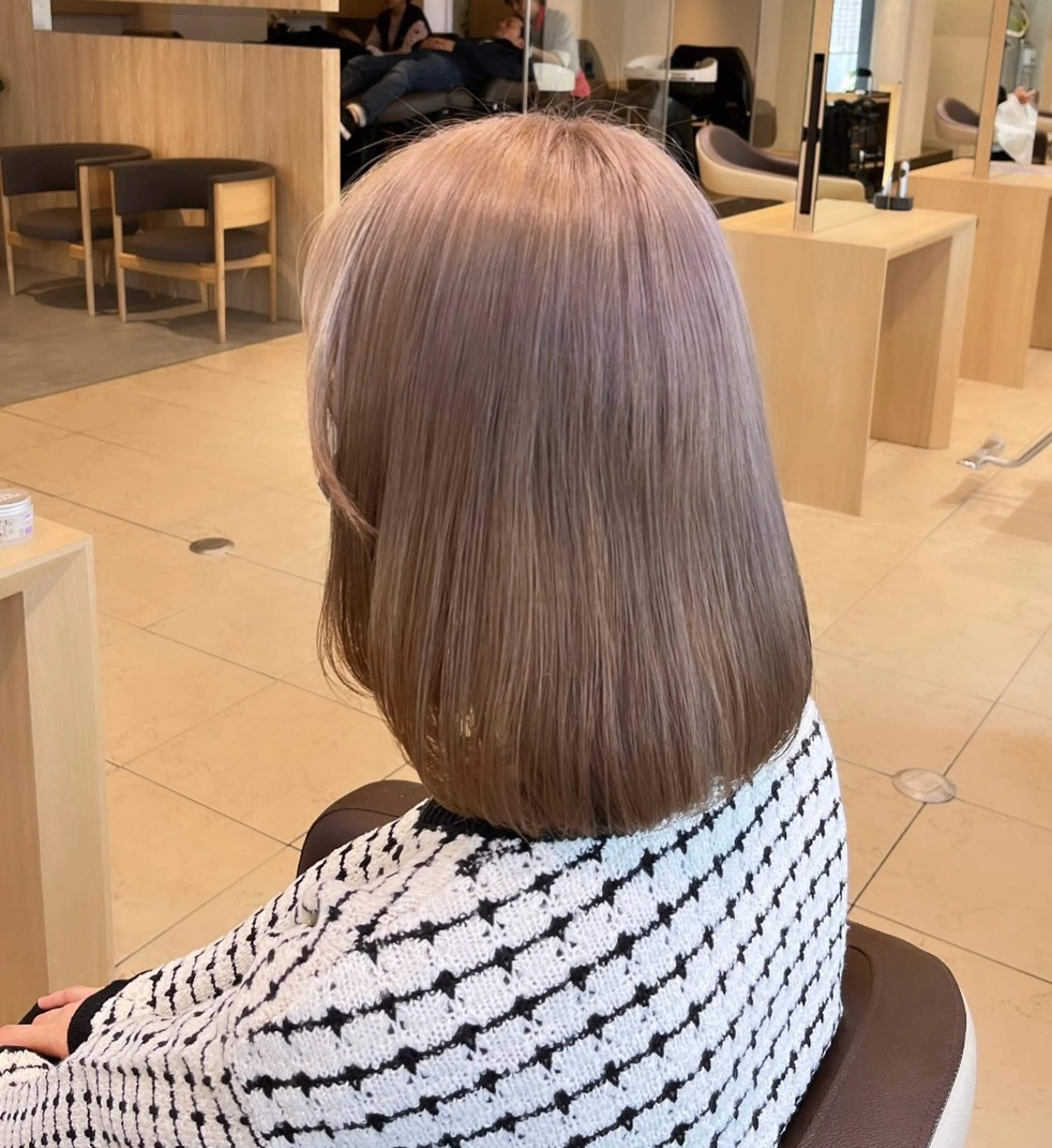 ミディアム 山田 梨乃のヘアスタイル