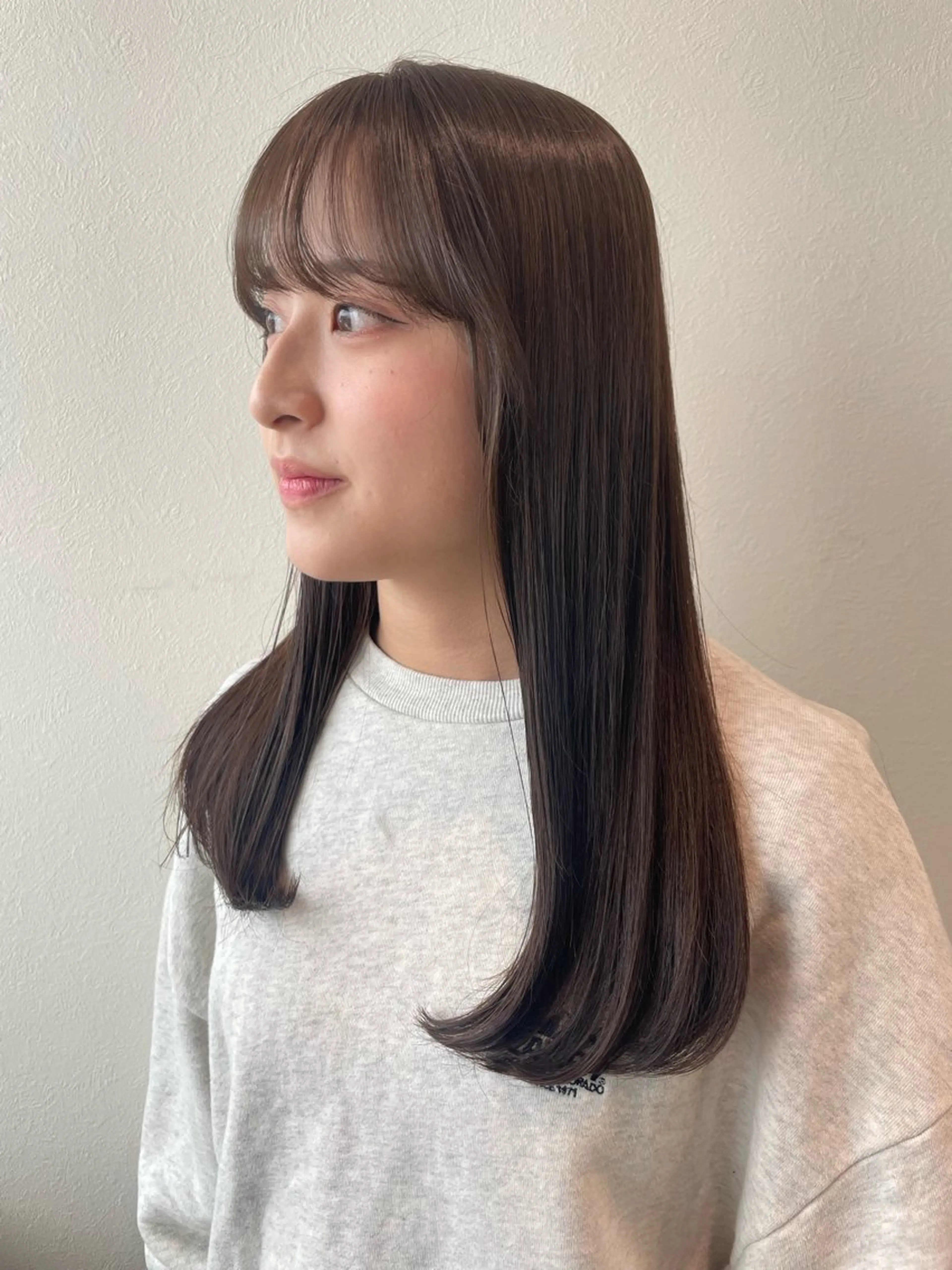 ロング カラー 黒髪 ブリーチ 透明感カラー ダブルカラー 野田 カレンのヘアスタイル