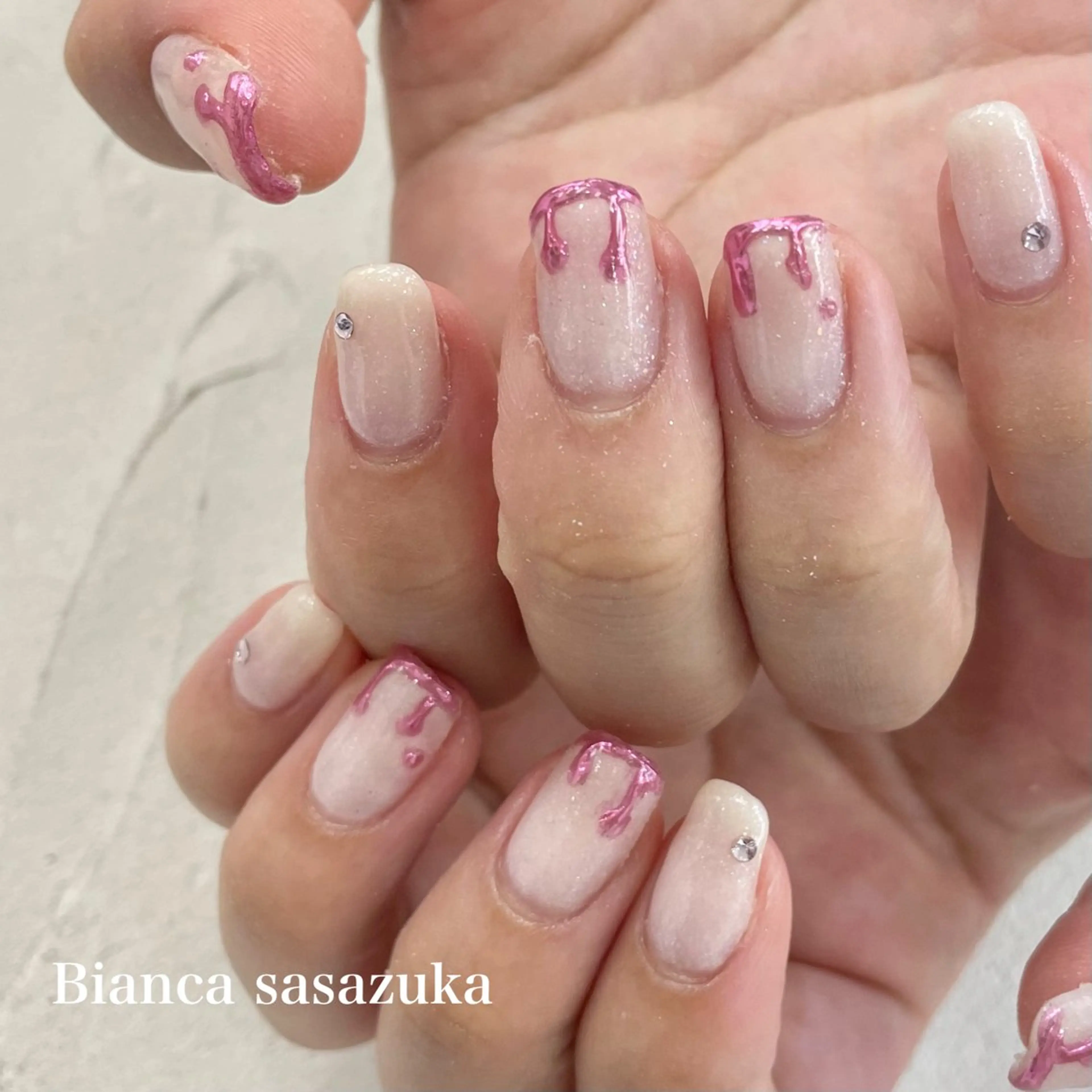 ネイル ジェルネイル マグネットネイル ニュアンスネイル ワンカラーネイル パラジェル MIU🎀笹塚/ パラジェルのネイルデザイン