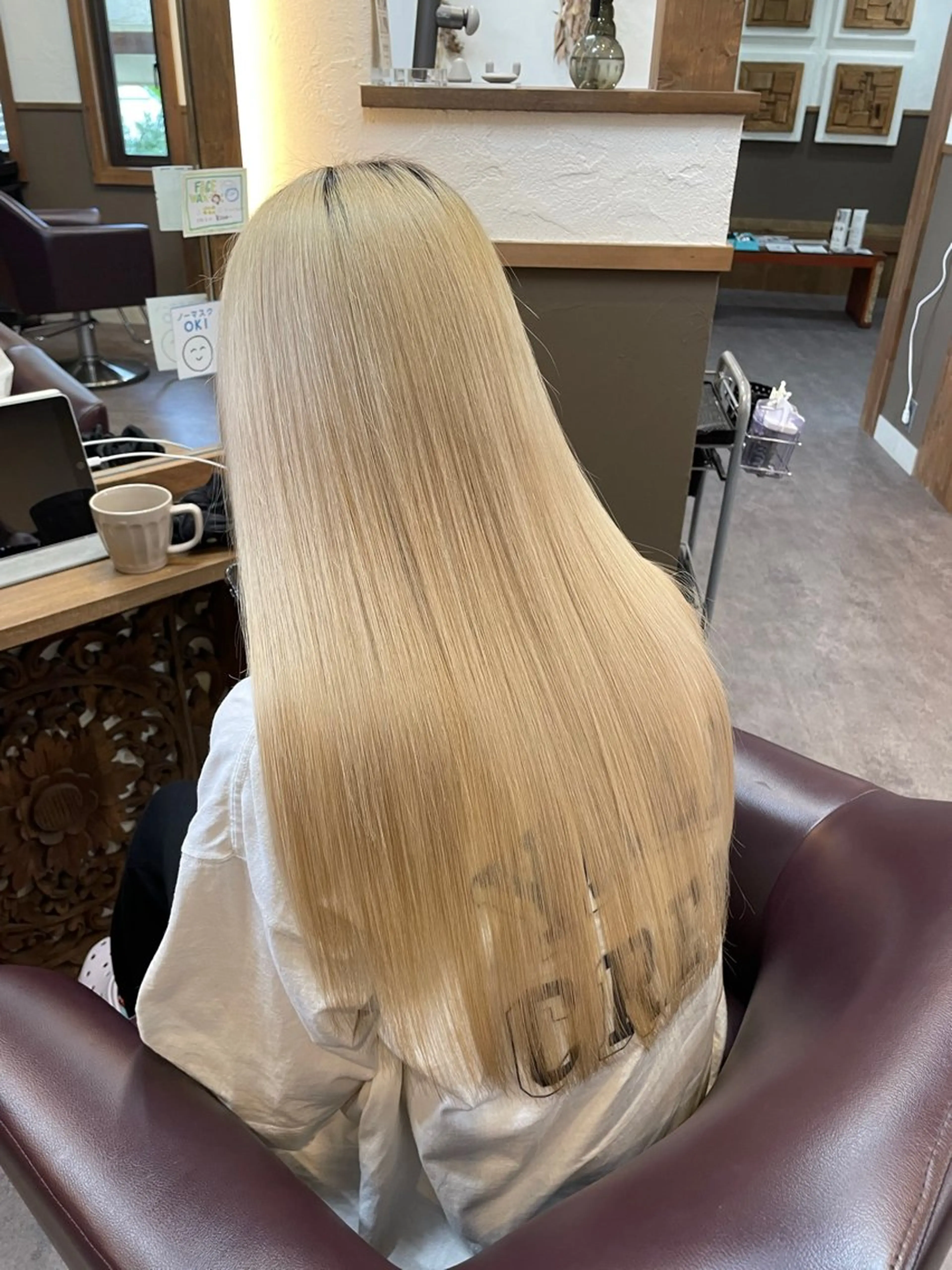 ロング カラー ブリーチ 髪質改善 トリートメント moe🥣ﾚﾃﾞｨｰ ｽ特化/透明感ｶﾗｰのヘアスタイル