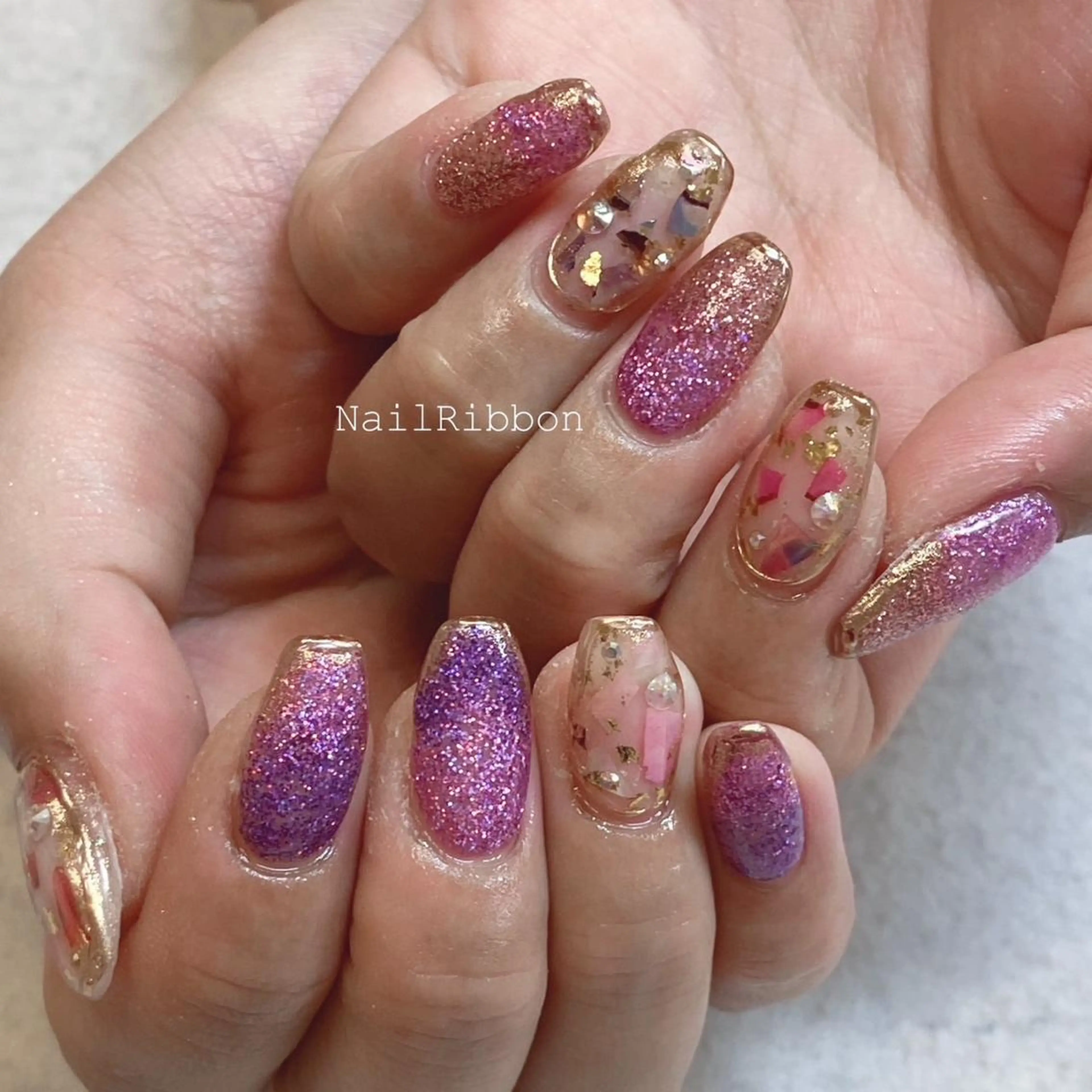 ネイル ネイルリボン 受付スタッフのネイルデザイン