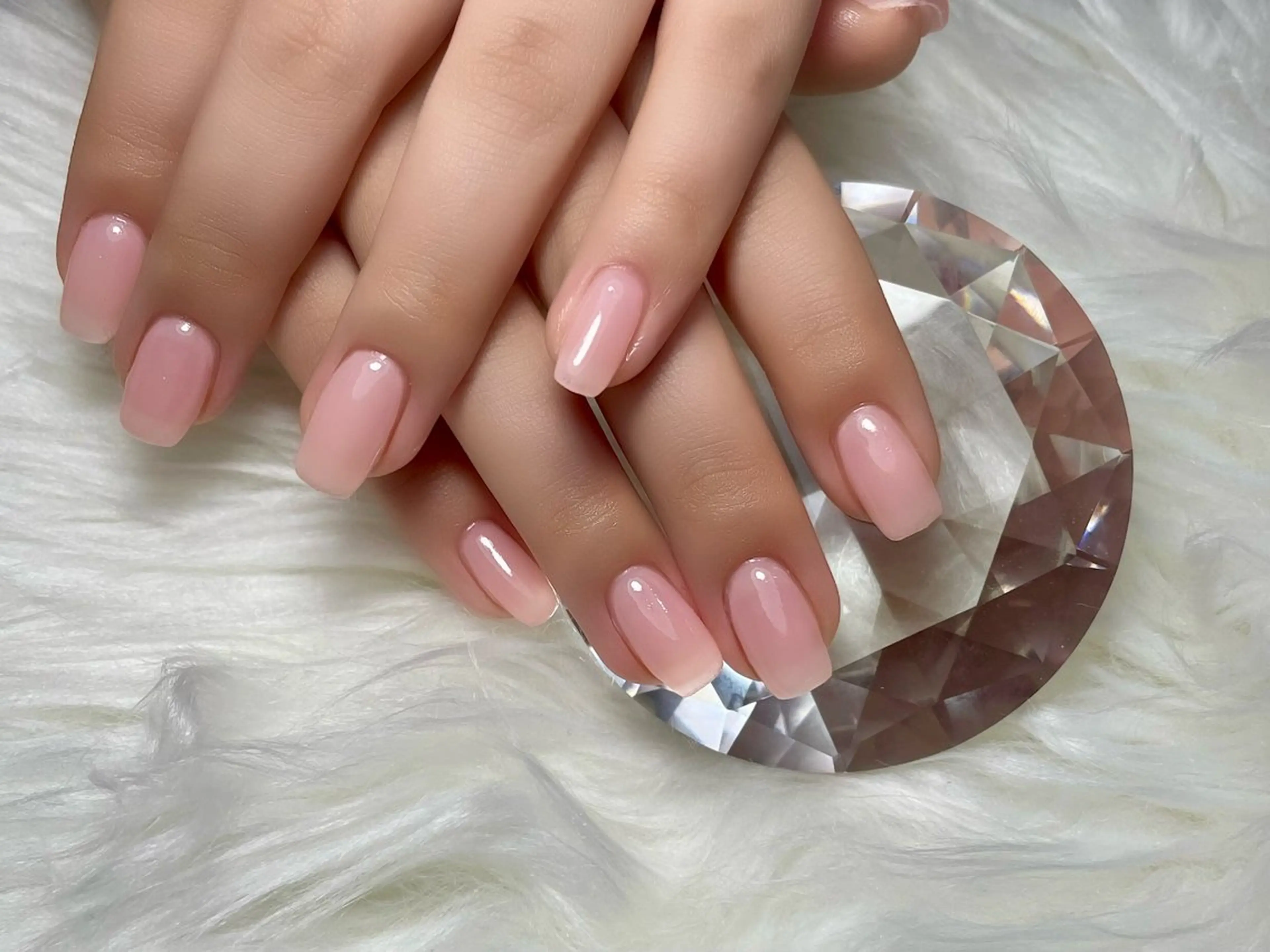 ネイル WHITE NAIL 宝塚所属・中田 未優のネイルデザイン