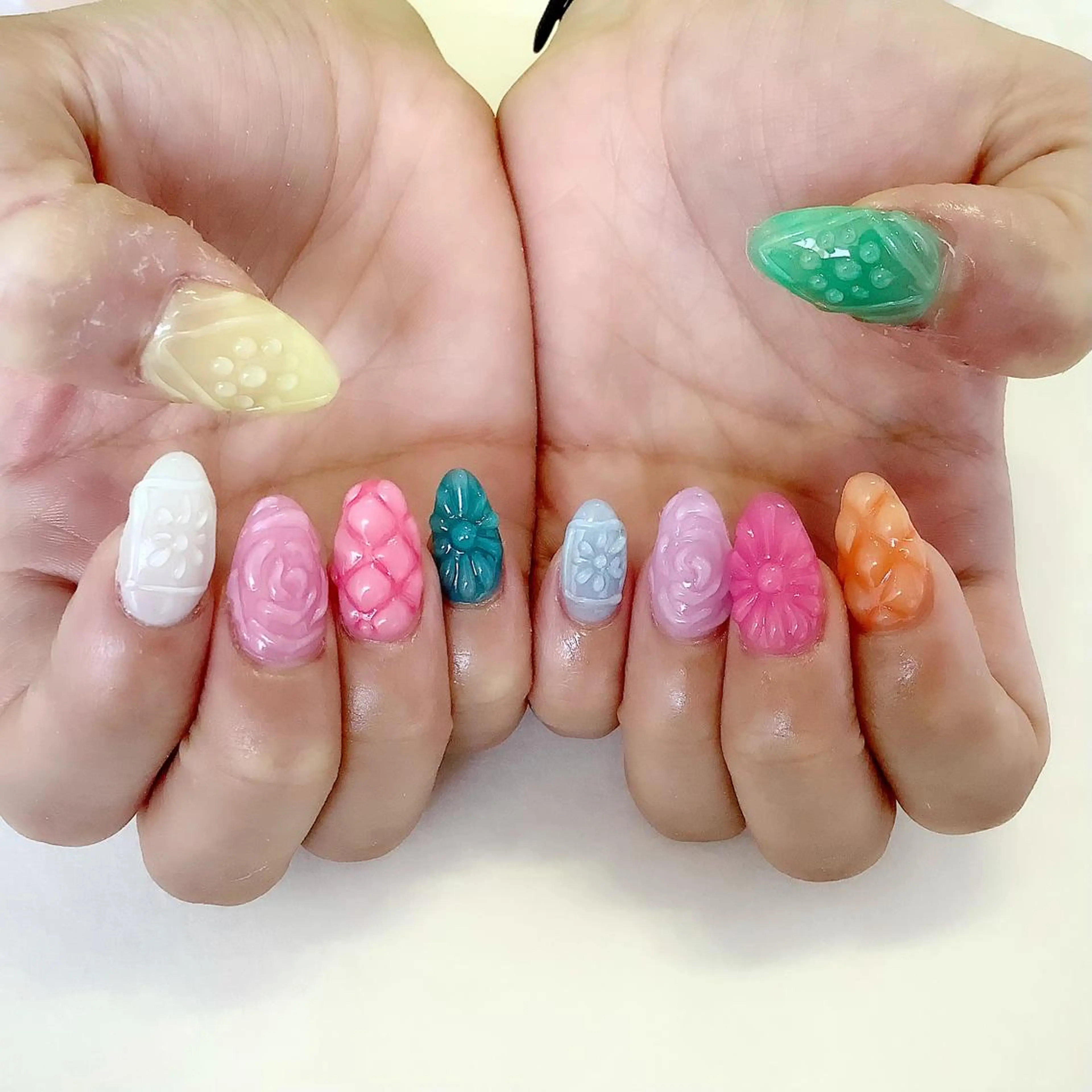 ネイル ハンドネイル 💎🐰 saki. m 🐰💎のネイルデザイン