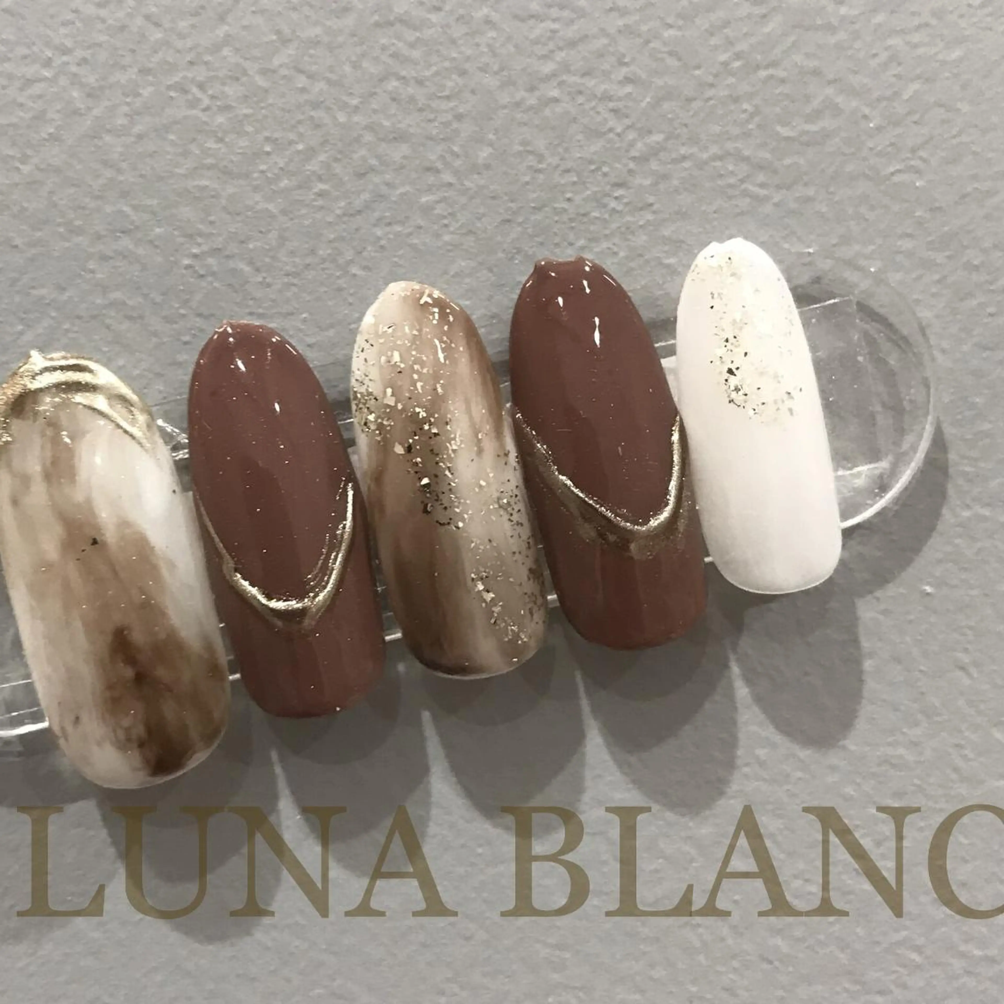 ミディアム ハンドネイル nail LUNA BLANCのネイルデザイン
