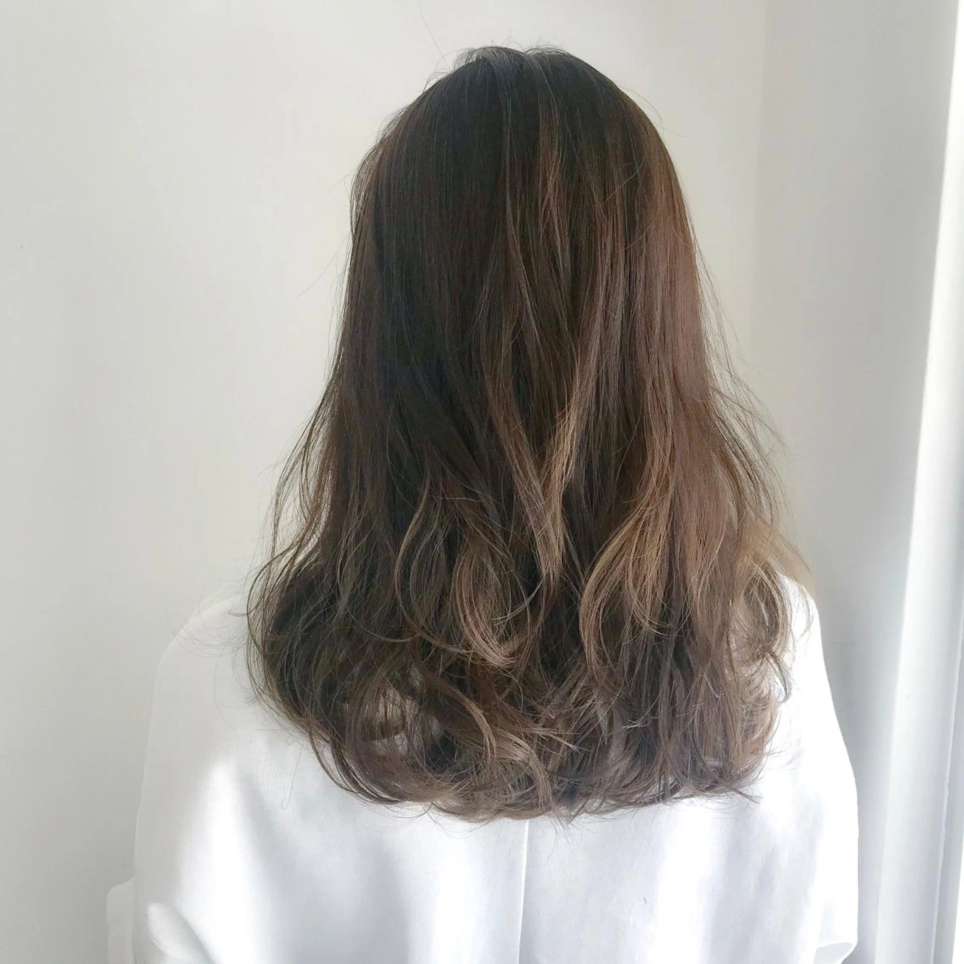 ロング アッシュ 💫カットはなんでも 得意です✂️のヘアスタイル