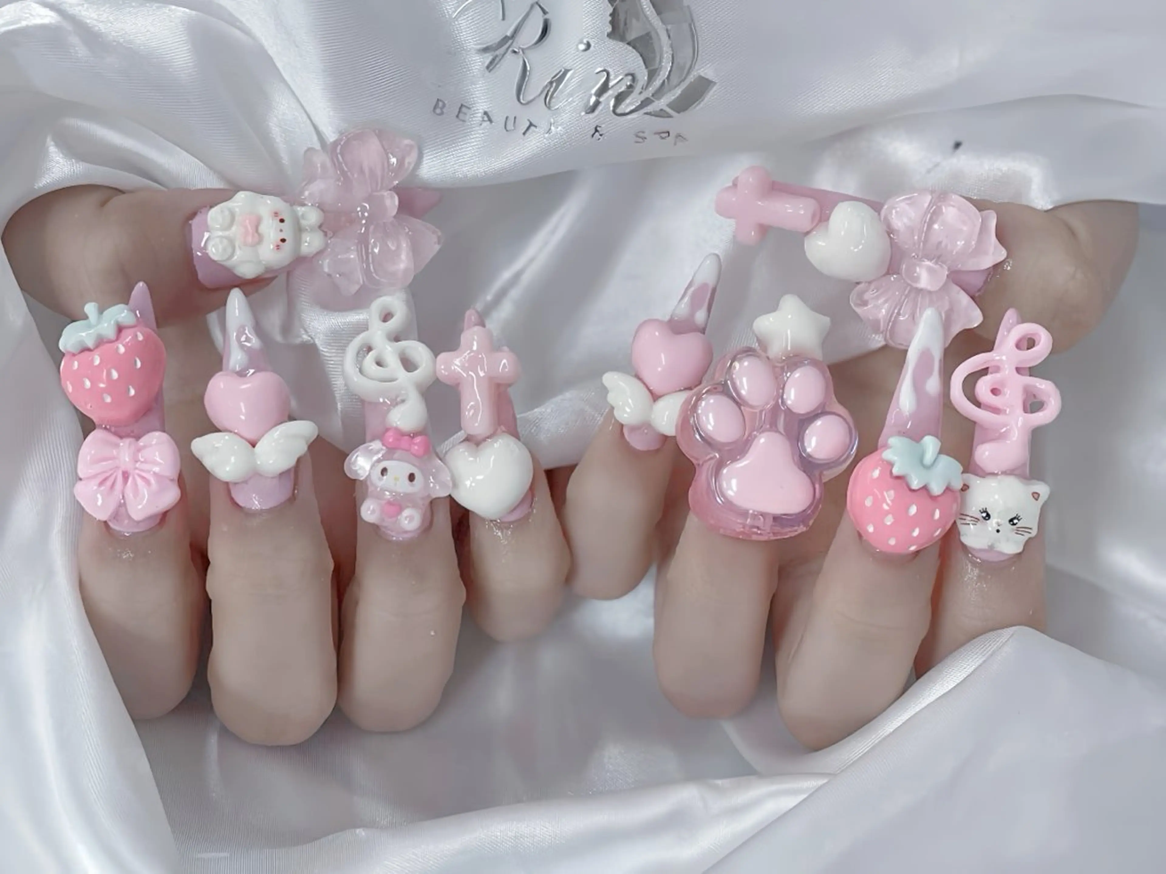 ネイル アートネイル 成人式 ジェルネイル ニュアンスネイル ネイルチップ ハンドネイル Rin Nail 新大久保店のネイルデザイン