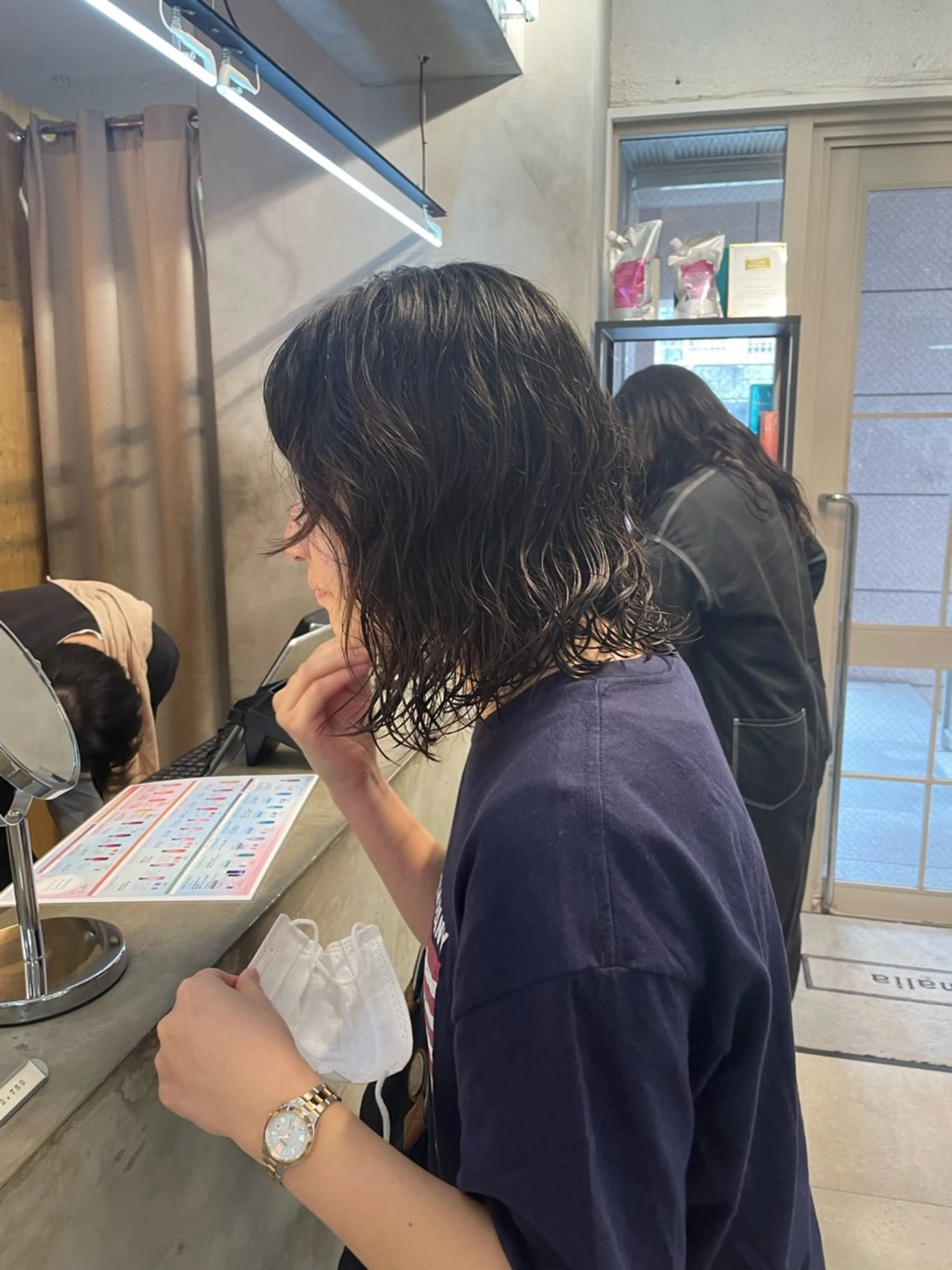 ショート パーマ ミルクティー× グレージュMOMOのヘアスタイル