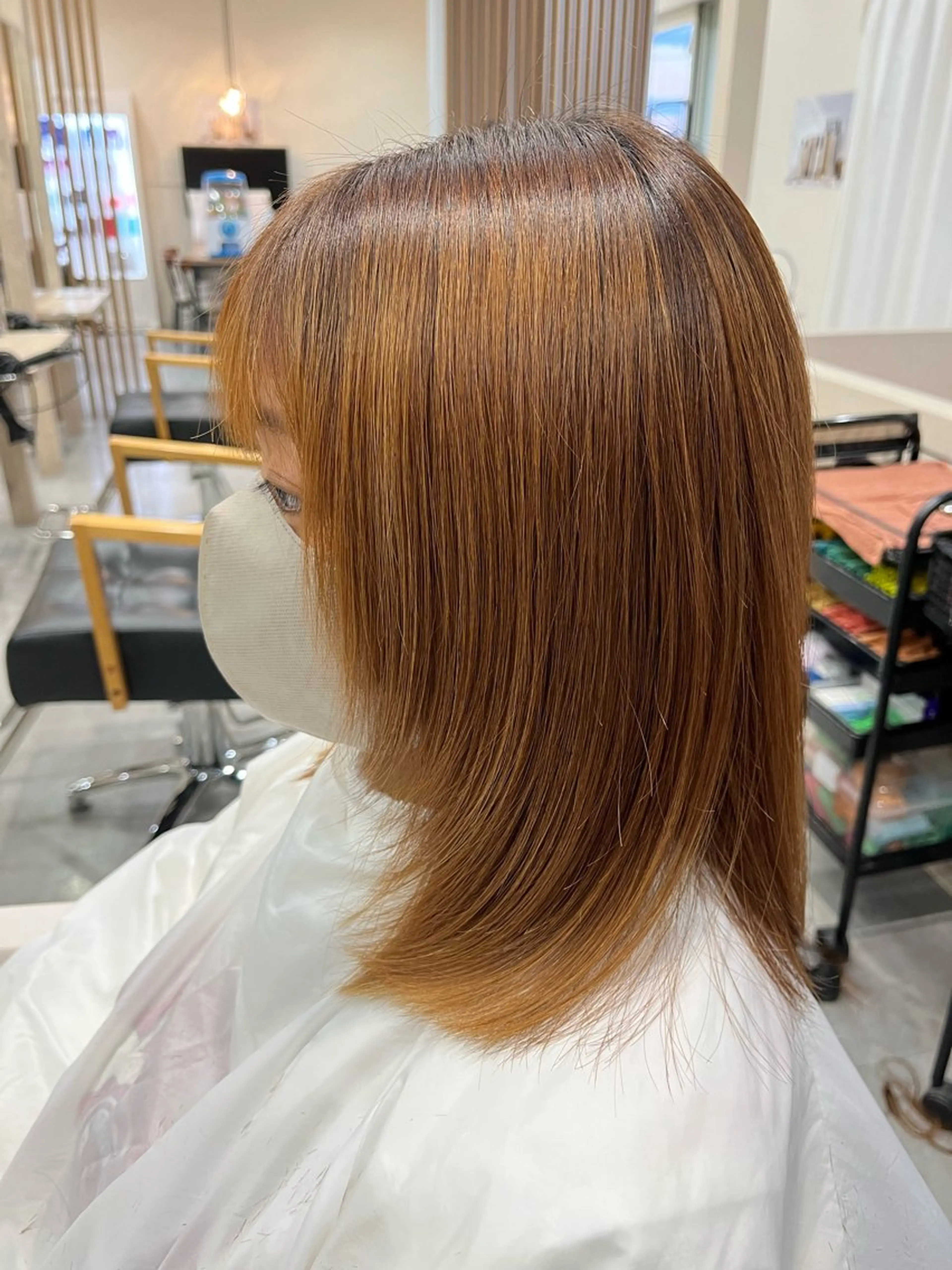 ミディアム 顔まわりレイヤー 顔周りカット レイヤーカット YoLo ．所属・あかり🌷 カラーリストのヘアスタイル