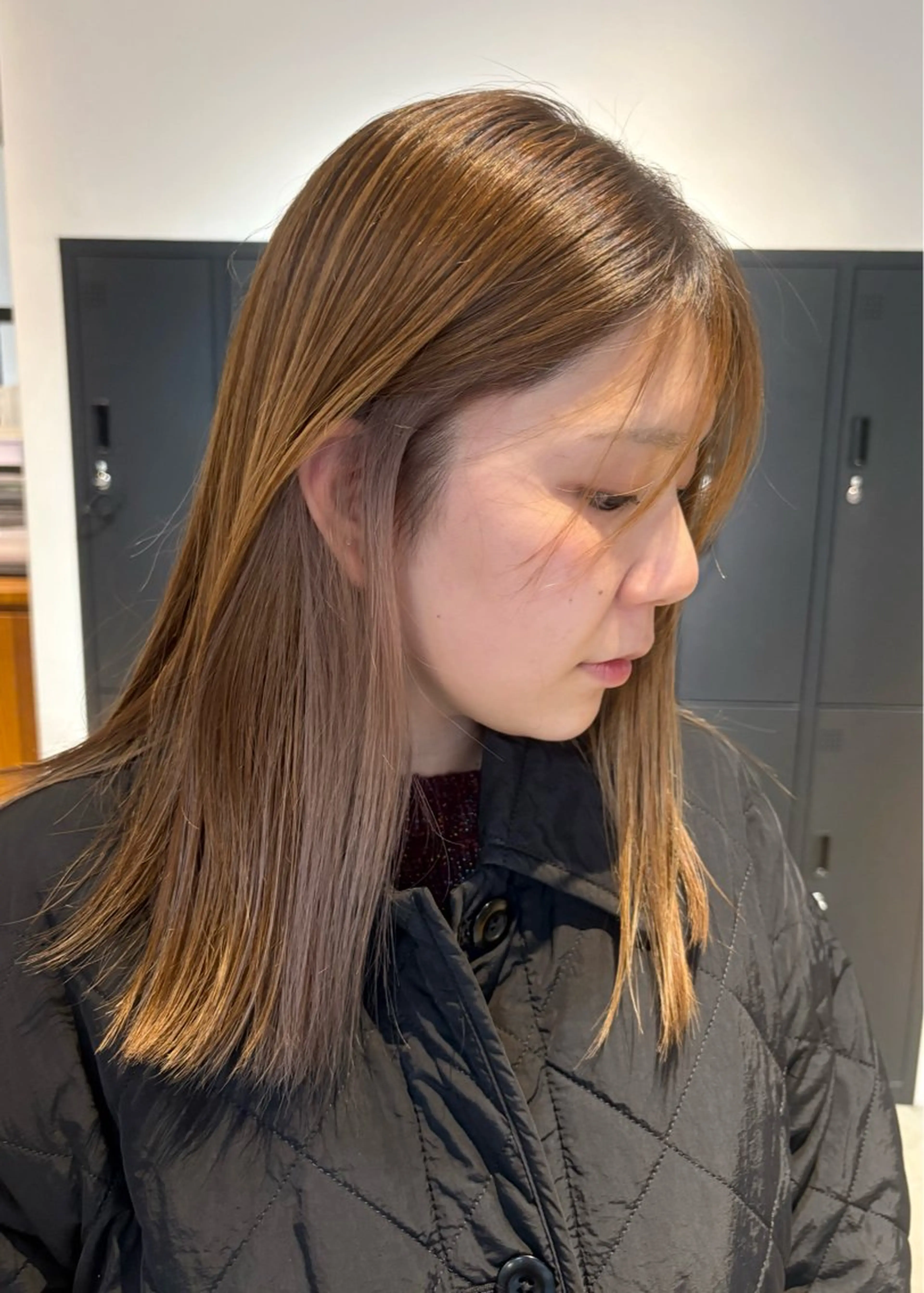 ミディアム カラー ベージュカラー ブリーチ イヤリングカラー インナーカラー ヘアカラー 櫻井 海星のヘアスタイル