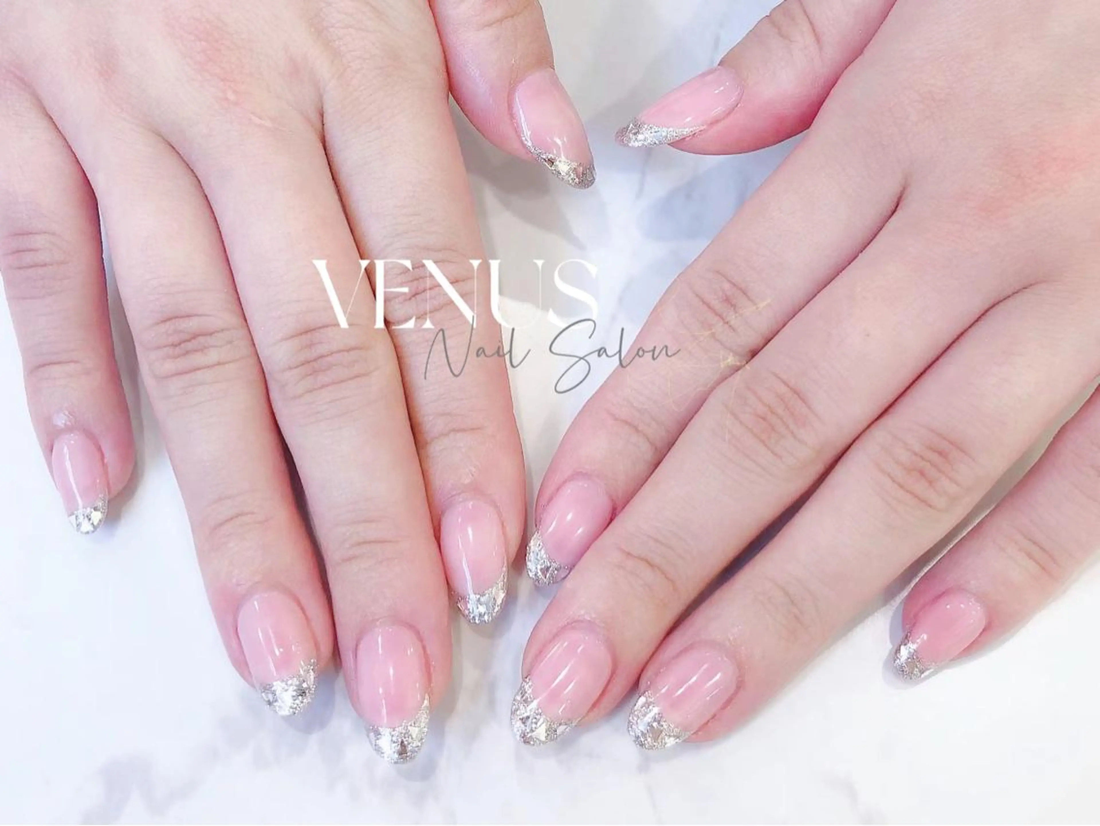 ミディアム VENUS Nail ★池袋徒歩2分のネイルデザイン