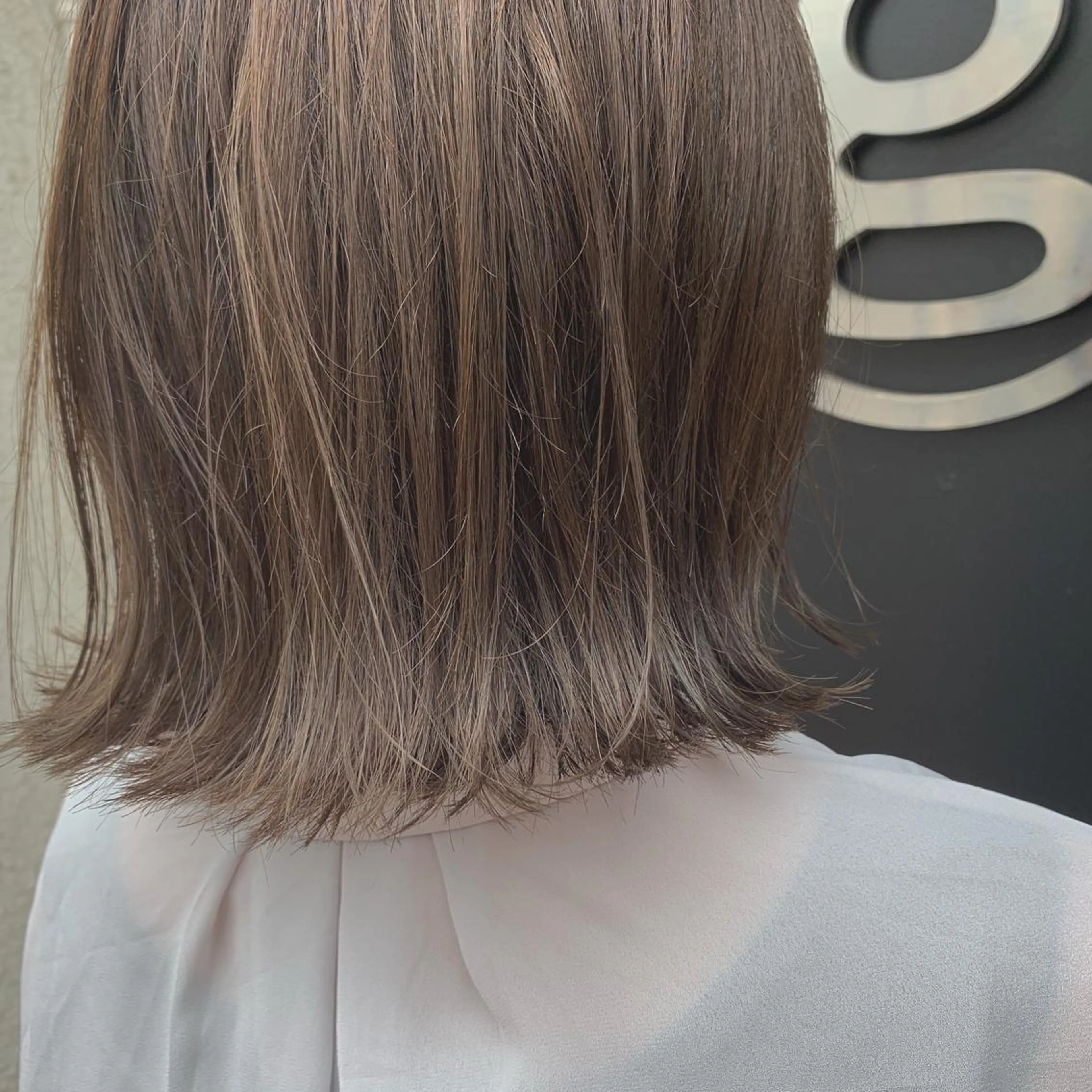 ショート カラー 切りっぱなしボブ ベージュカラー ハイライトカラー ミルクティーベージュ ボブ カット ヘアカラー トリートメント 萌花　moeka /韓国/レイヤーのヘアスタイル