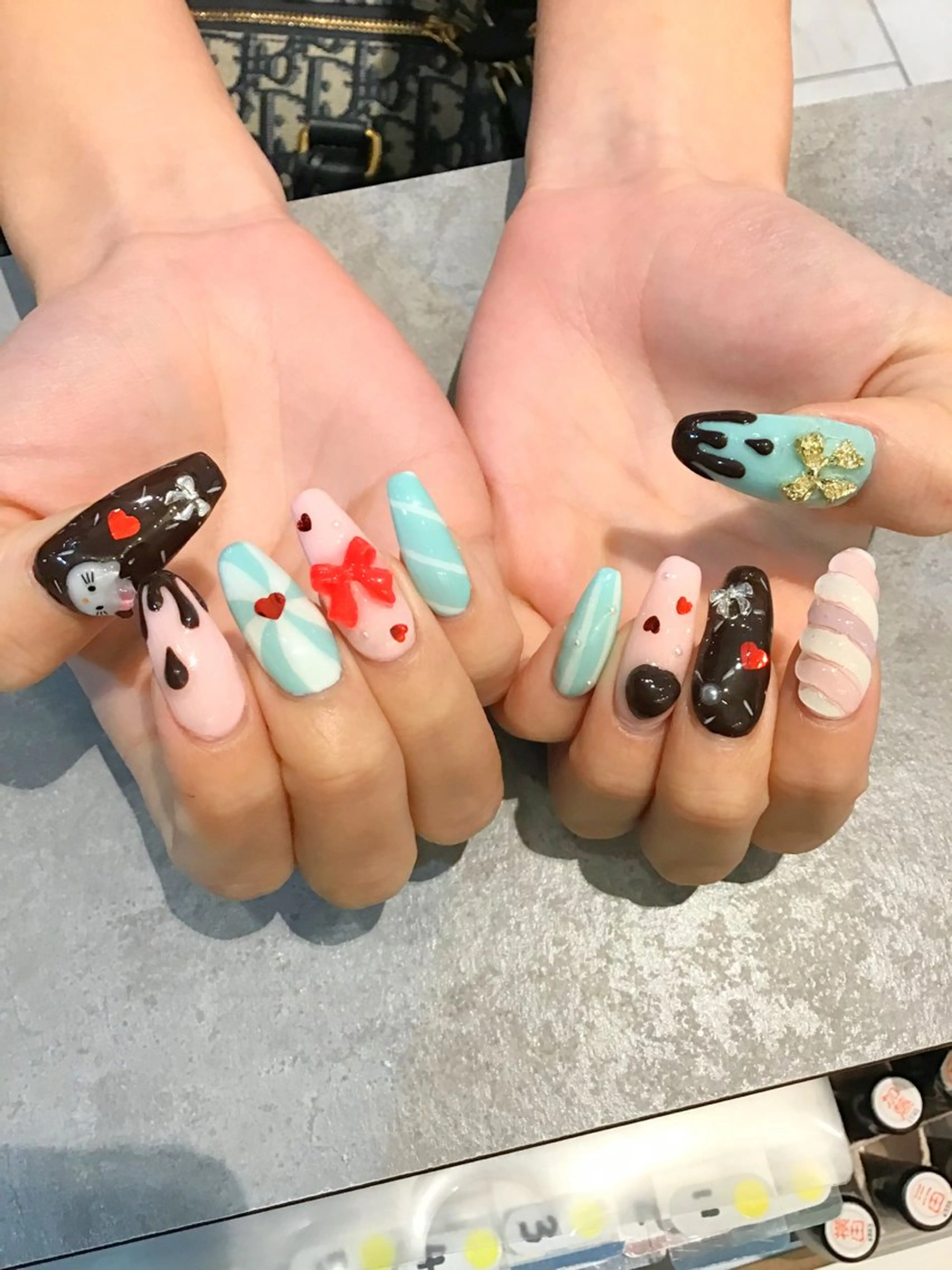 ネイル 持ち込み Nest 岩崎のネイルデザイン