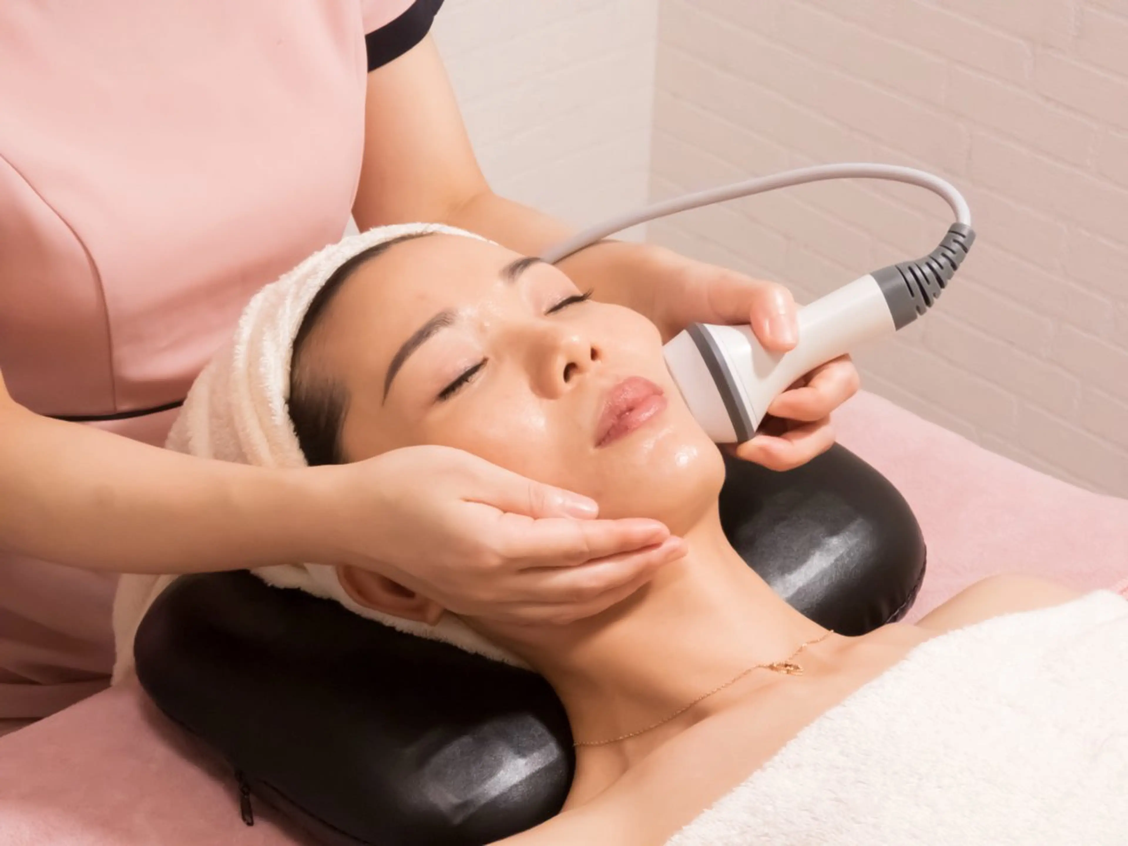 💕キャビ超音波&小顔コルギ60分💕キャビ×RF×EMSで同時ケア！二重あご・たるみ・脂肪に速攻！フェイスラインも◎の写真