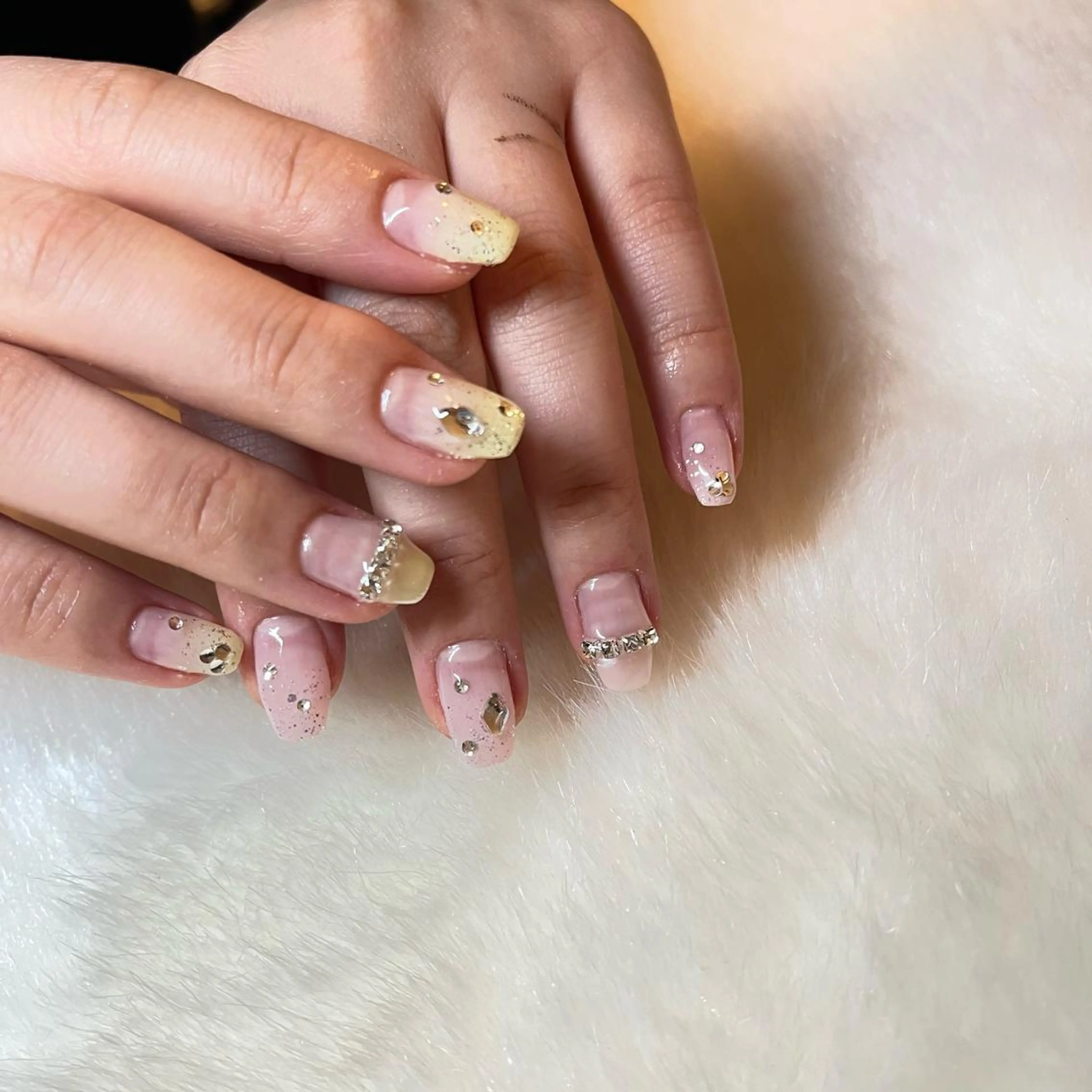 ネイル パステルネイル ピンク 黄色 BINEL REINAのネイルデザイン