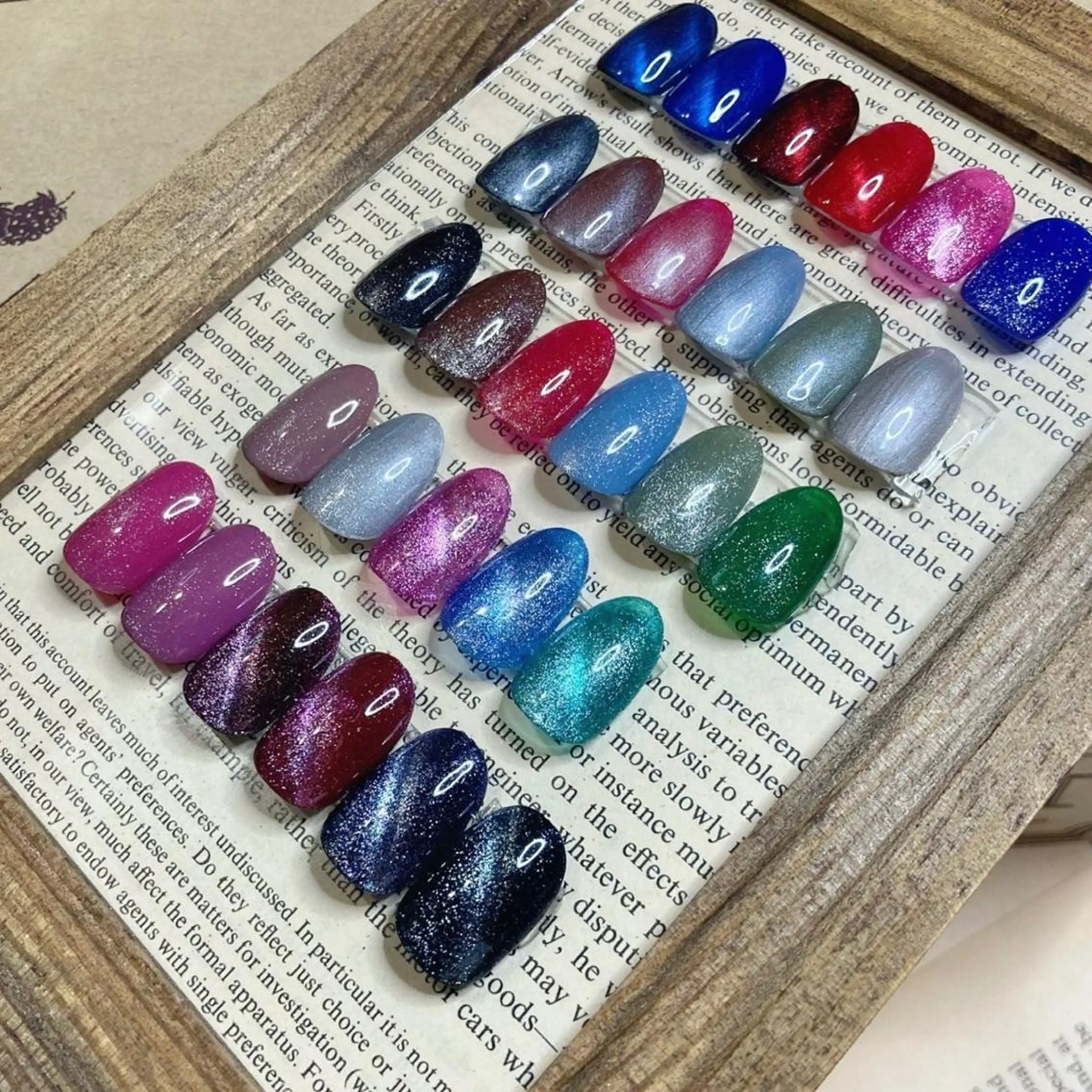 カラー NOIROUGE所属・NOI ROUGEのネイルデザイン