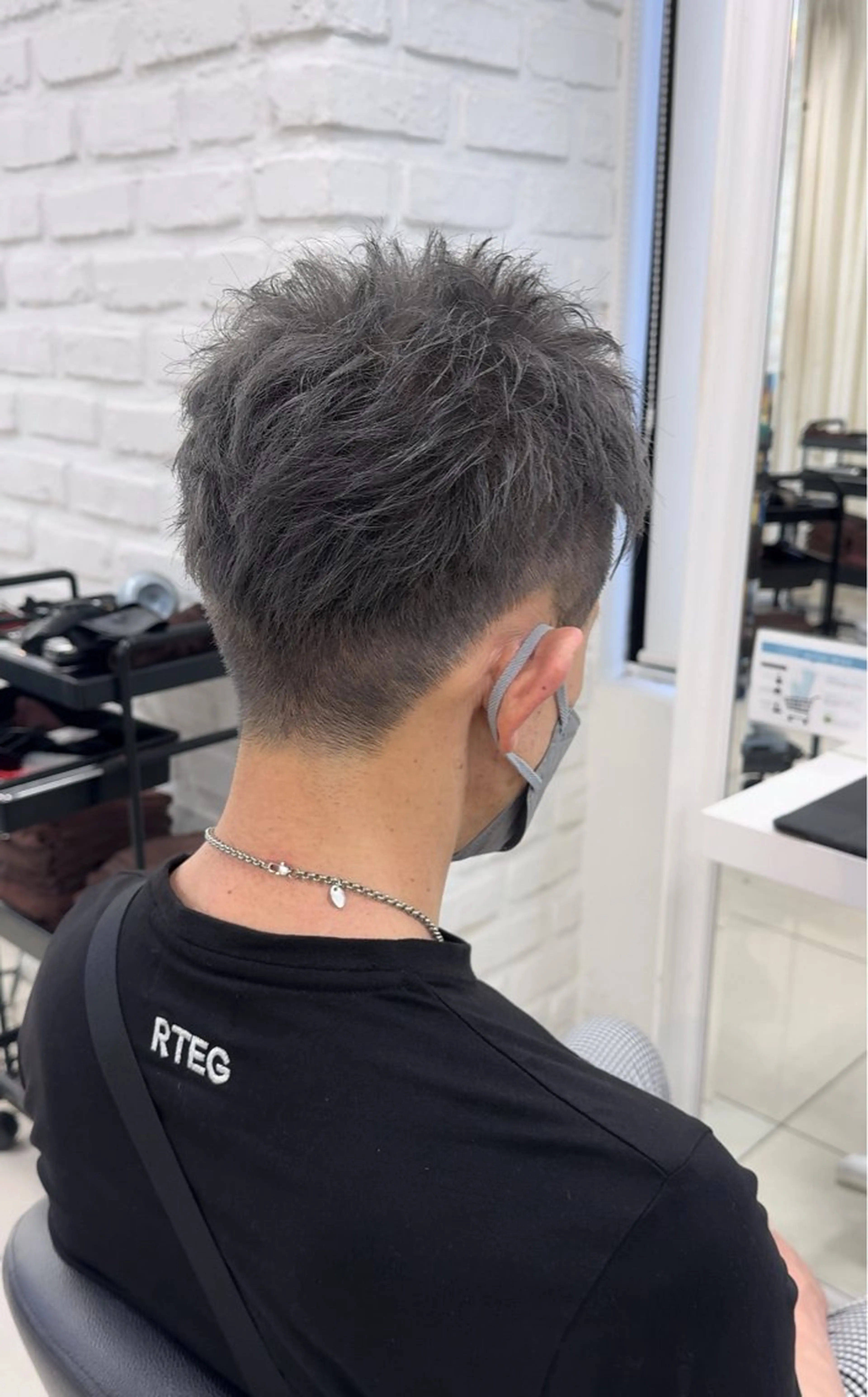 ショート カラー メンズ メンズブリーチ メンズデザインカット ブリーチ ケアブリーチ グレージュ ヘアカラー トリートメント 【予防美容特化】 kasumi🌷🌷のヘアスタイル