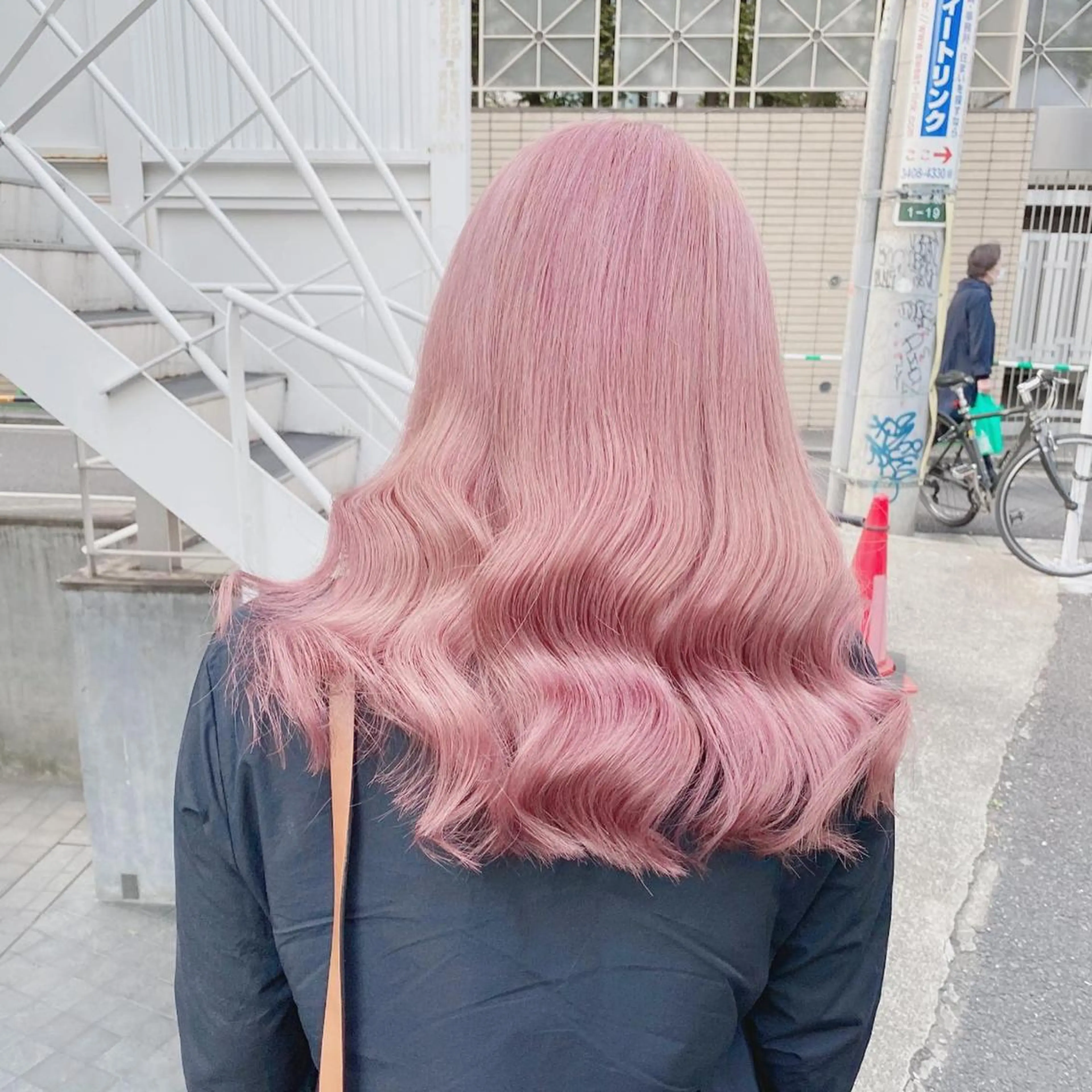 セミロング カラー ヘアアレンジ アッシュ アッシュグレー ベージュカラー 黒髪 ブリーチ ヘアカラー トリートメント ブリーチ/ヘアケア 🪞TAKUMA🪞のヘアスタイル