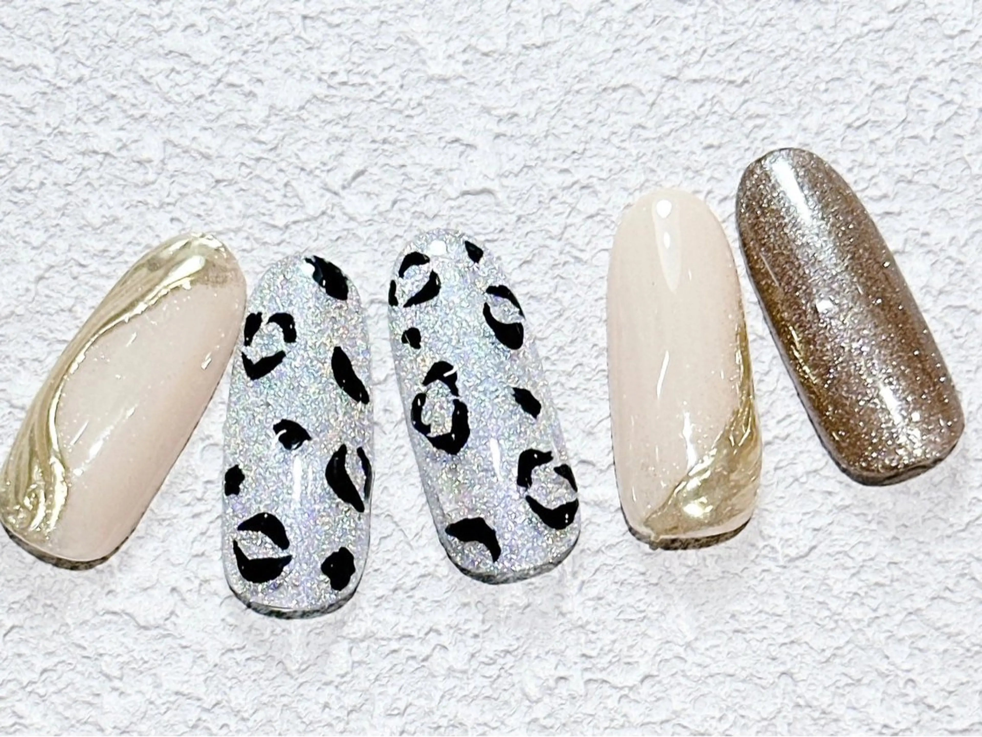 ネイル アニマル柄 ジェルネイル マグネットネイル ミラーネイル パラジェル ネイルサロン パールのネイルデザイン