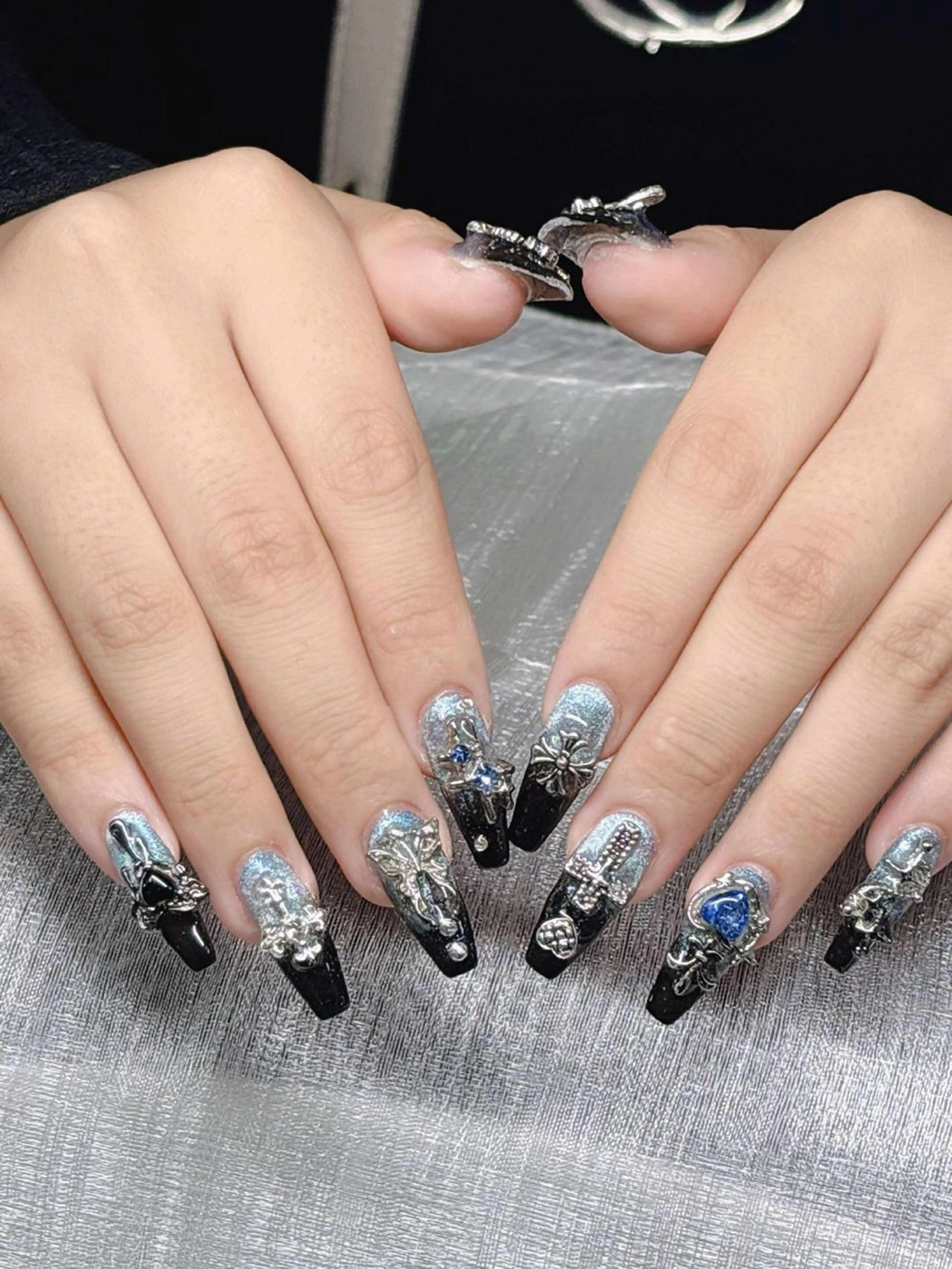 ネイル 長さ出し グラデーション 卒業式 キラキラネイル マグネットネイル ハンドネイル Lee Nailsのネイルデザイン