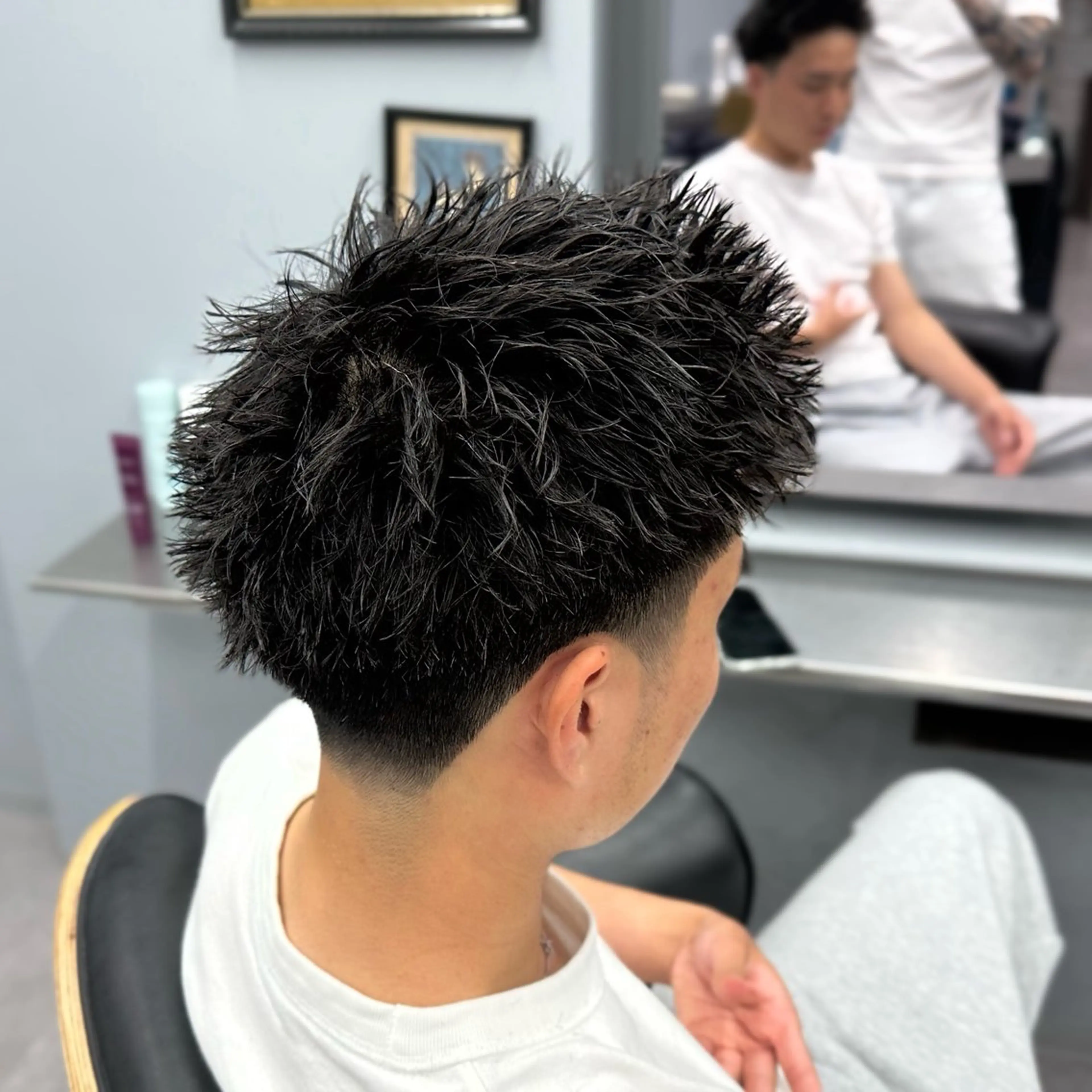 ショート パーマ メンズ メンズブリーチ センターパート フェードカット メンズパーマ スペインカール カット パーマ I-CON  #blue MEN'S所属・池袋/カラー/パーマ NATSUのヘアスタイル