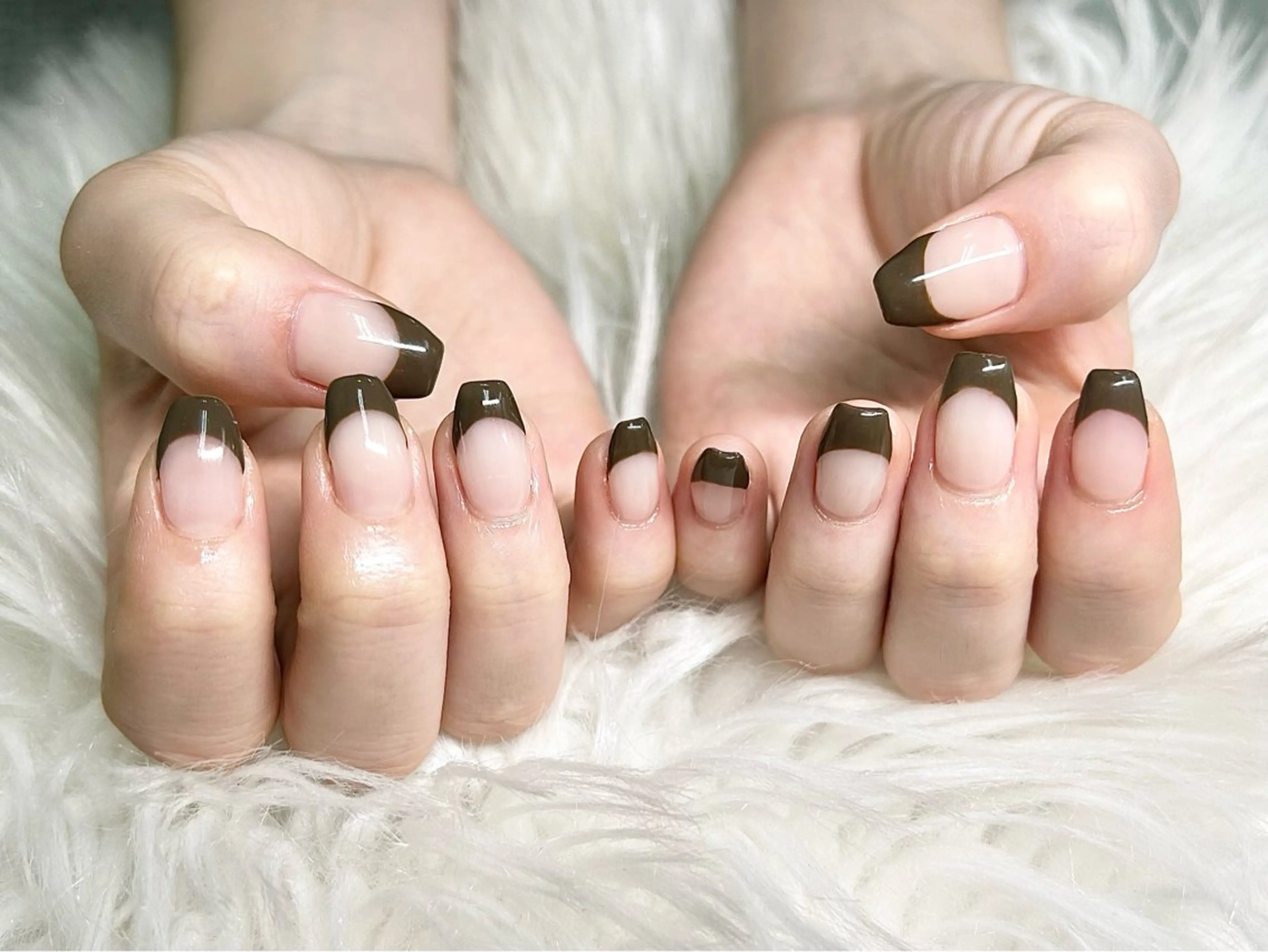 ハンドジェルフレンチ（ラメラインorベースカラー込み）【オフ有】※スカルプオフの場合＋600円事前にご連絡くださいの写真