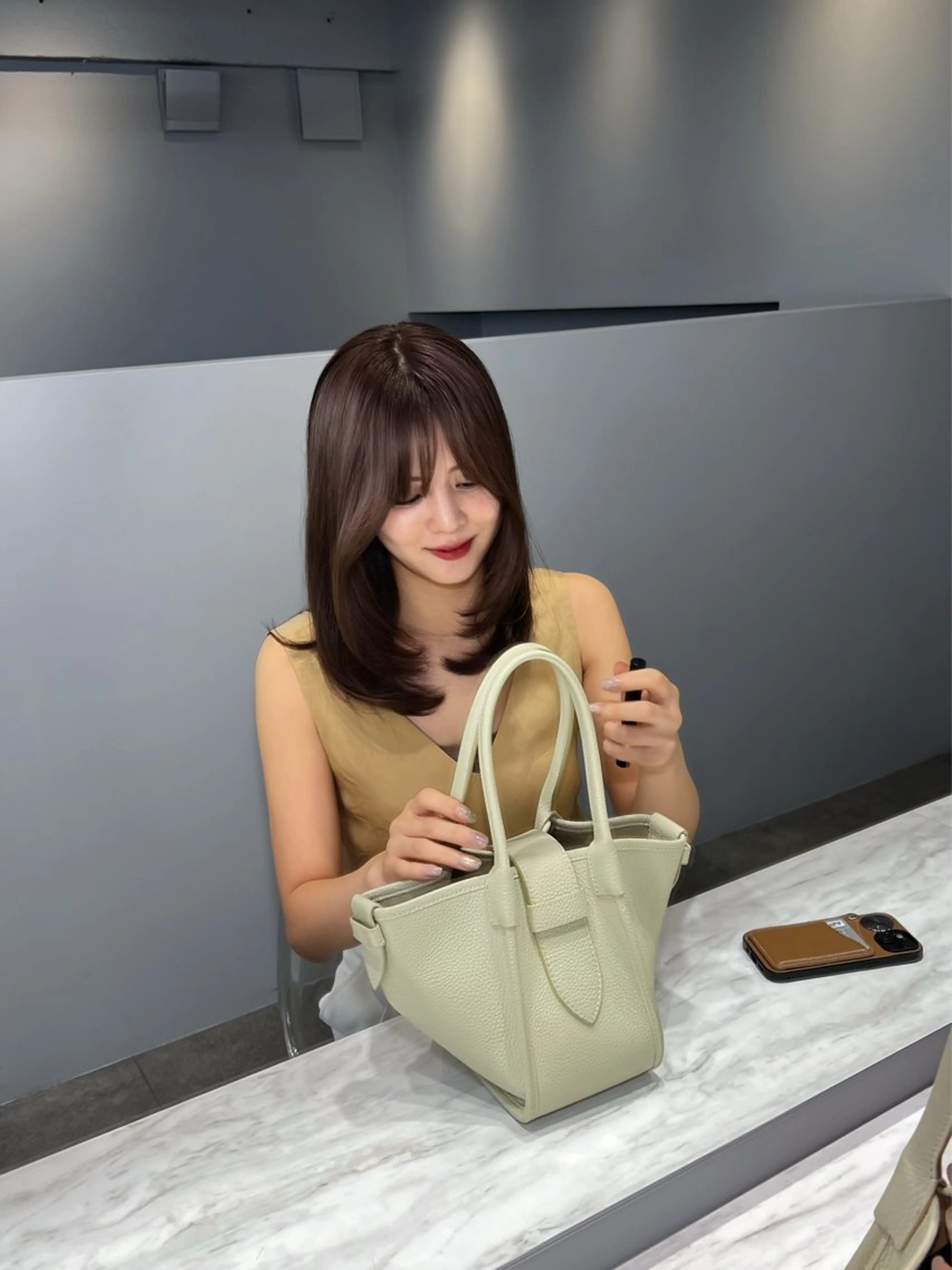 ミディアム カラー ミディアムレイヤー ブラウンカラー レイヤーカット カット ヘアカラー トリートメント ヘッドスパ ヘアセット 柔らかブラウン/顔周 りレイヤー♡ユウシのヘアスタイル