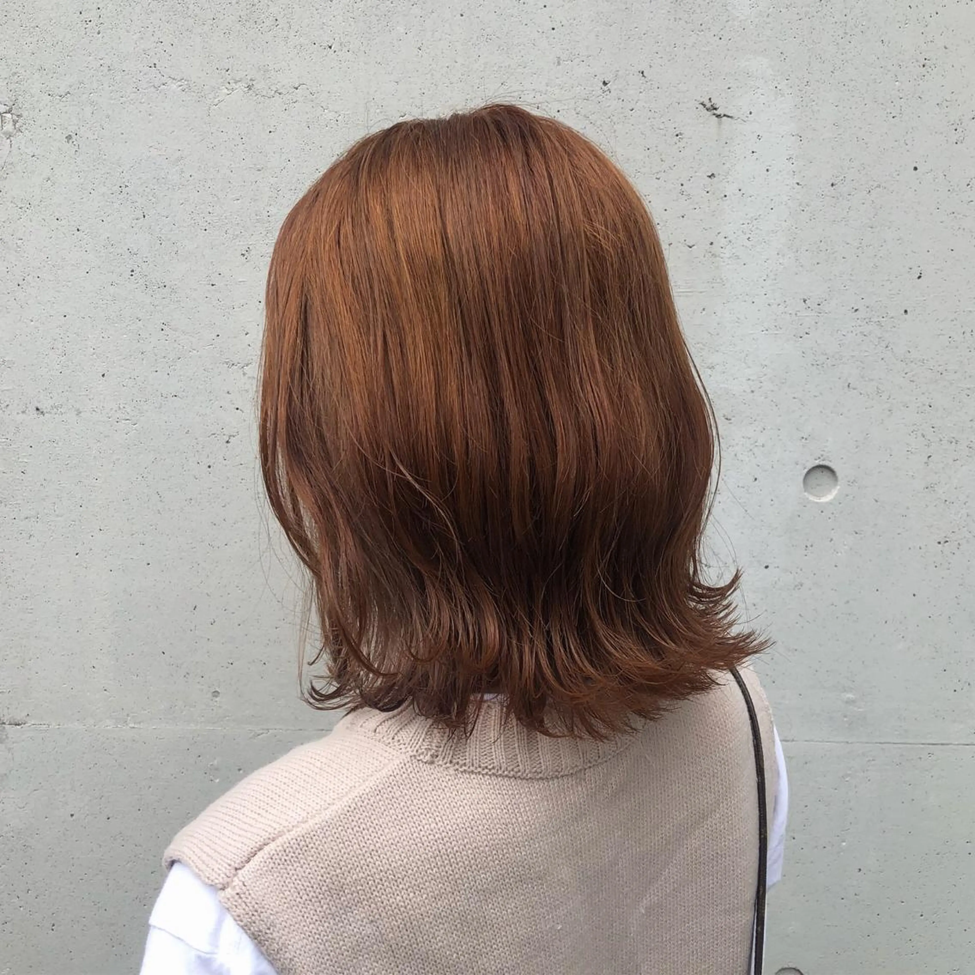 ミディアム カラー ヘアアレンジ ベージュカラー オレンジ オレンジベージュ カット ヘアカラー トリートメント 酸性縮毛矯正🧴韓国 レイヤー/髪質改善のヘアスタイル