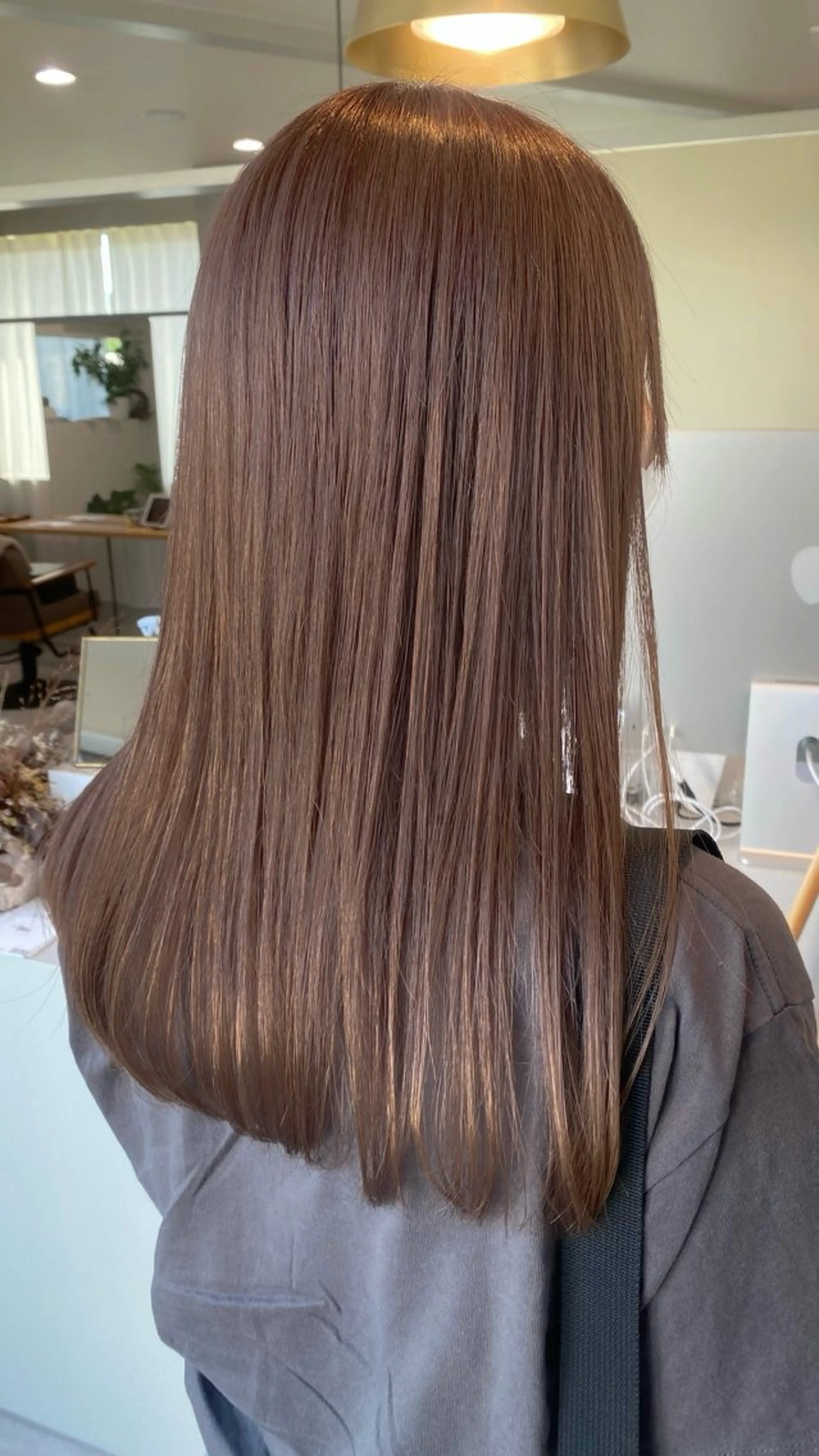 ロング カラー ベージュカラー ブリーチ ケアブリーチ ミルクティーベージュ aimee 北垣 愛夏のヘアスタイル