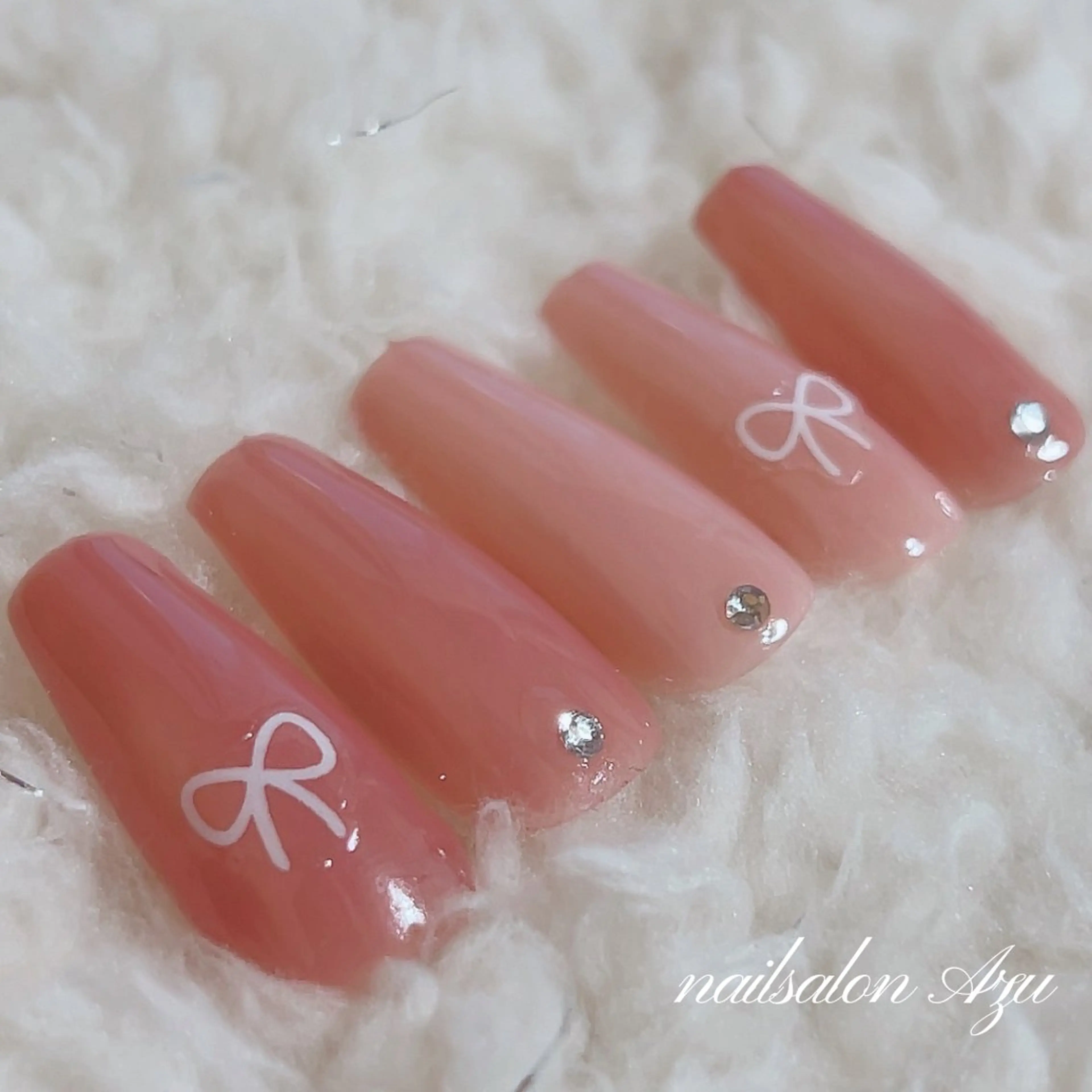 ネイル リボン 濵田 美多のネイルデザイン