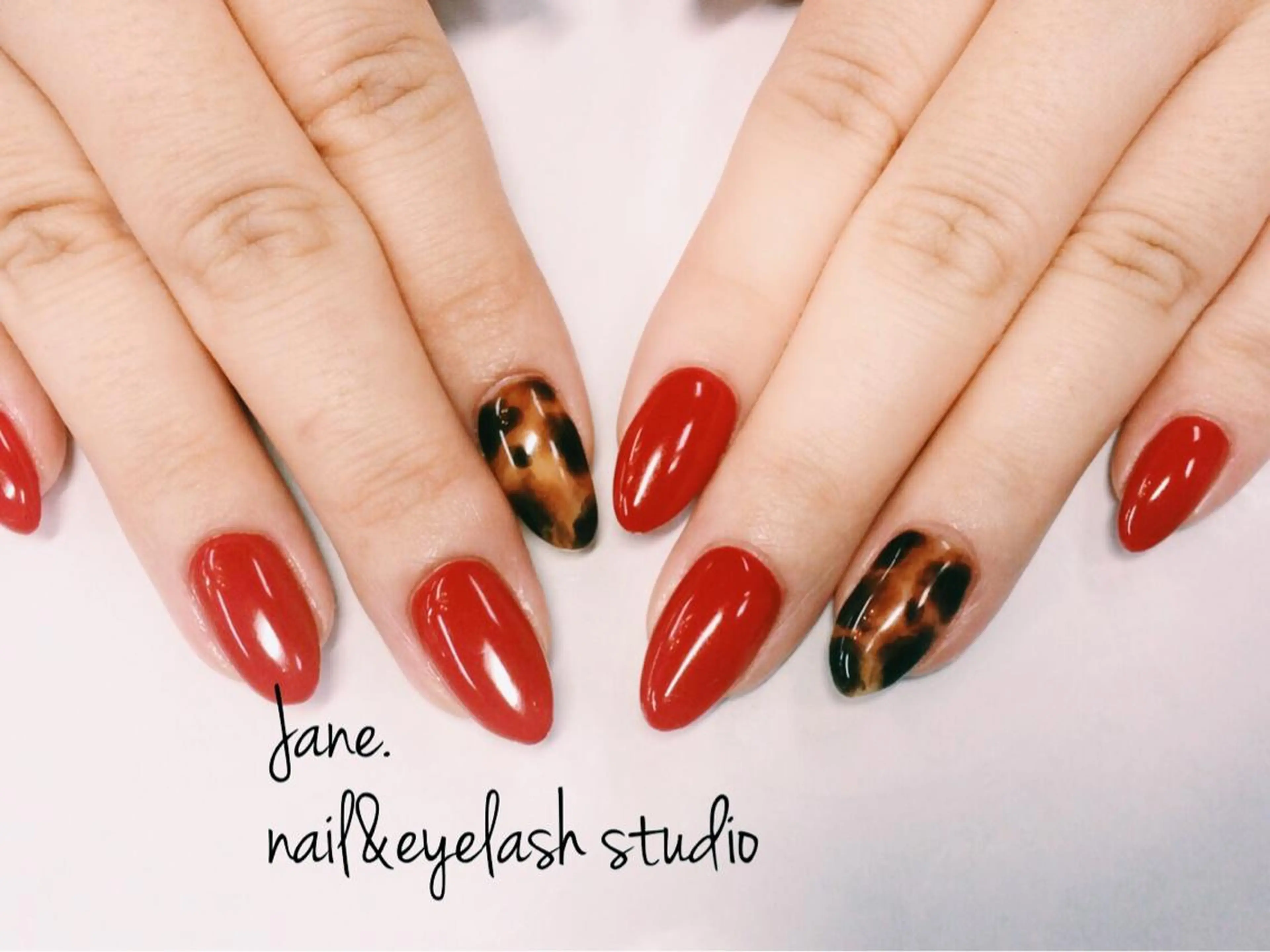 ネイル ハンドネイル Yakko pas á pasのネイルデザイン