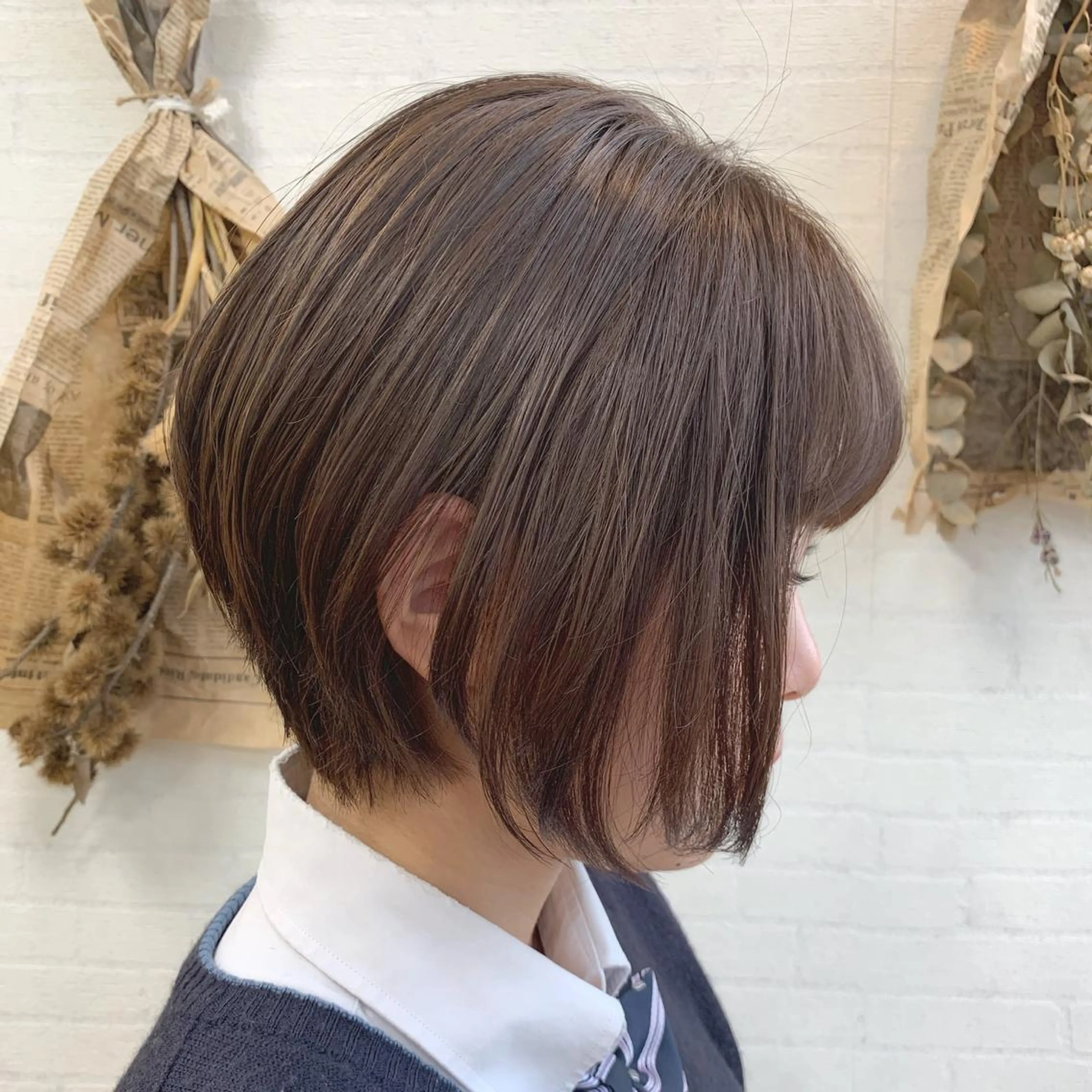 ショート カラー 切りっぱなしボブ ショートボブ ハンサムショート ベージュカラー ボブ カット ヘアカラー トリートメント 朝がちょっと楽しくな るshort･bobのヘアスタイル