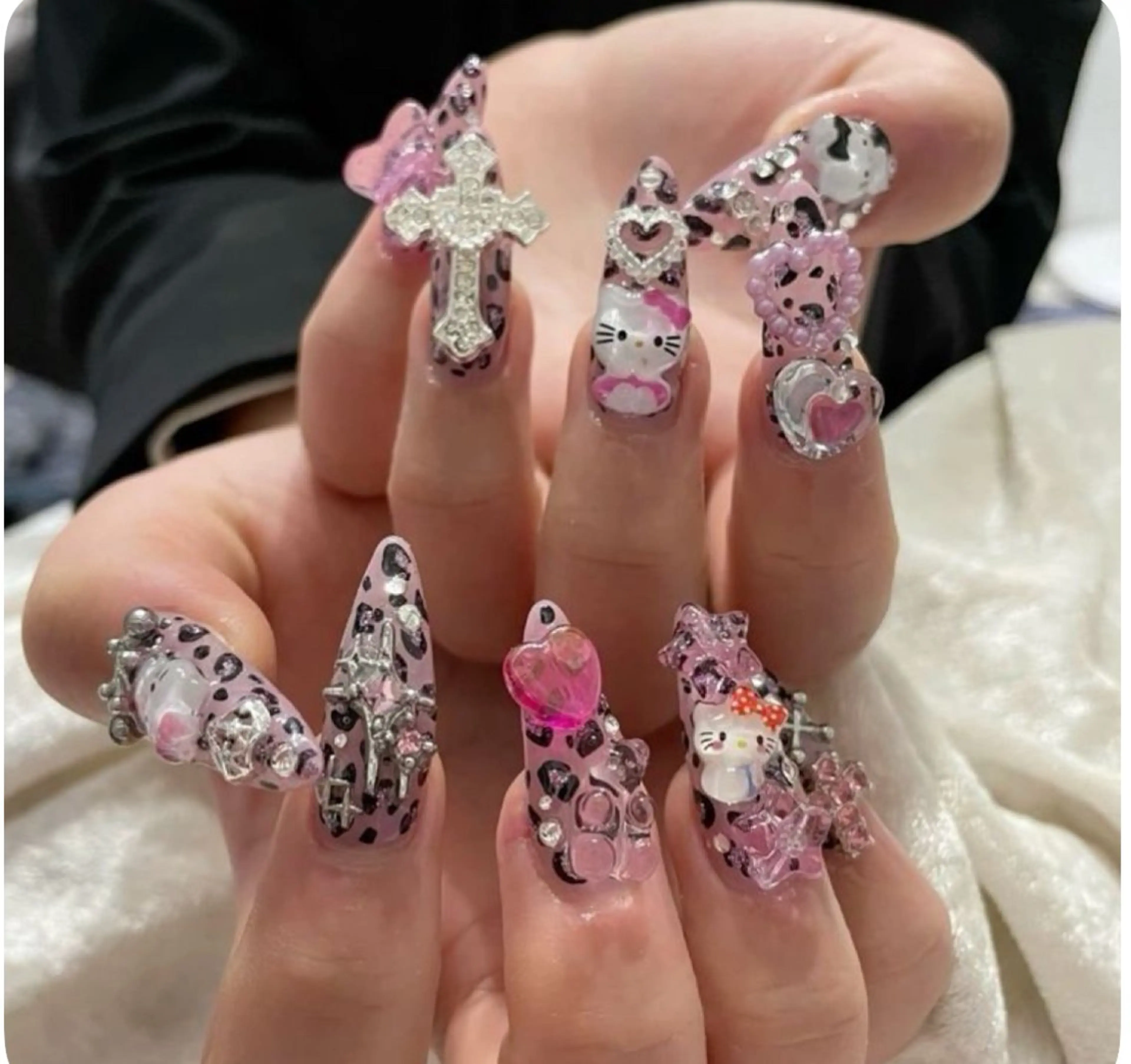 ネイル フレンチネイル グラデーション 韓国ネイル マグネットネイル シンプルネイル CoMo Nail Studio所属・CoMo Nailのネイルデザイン