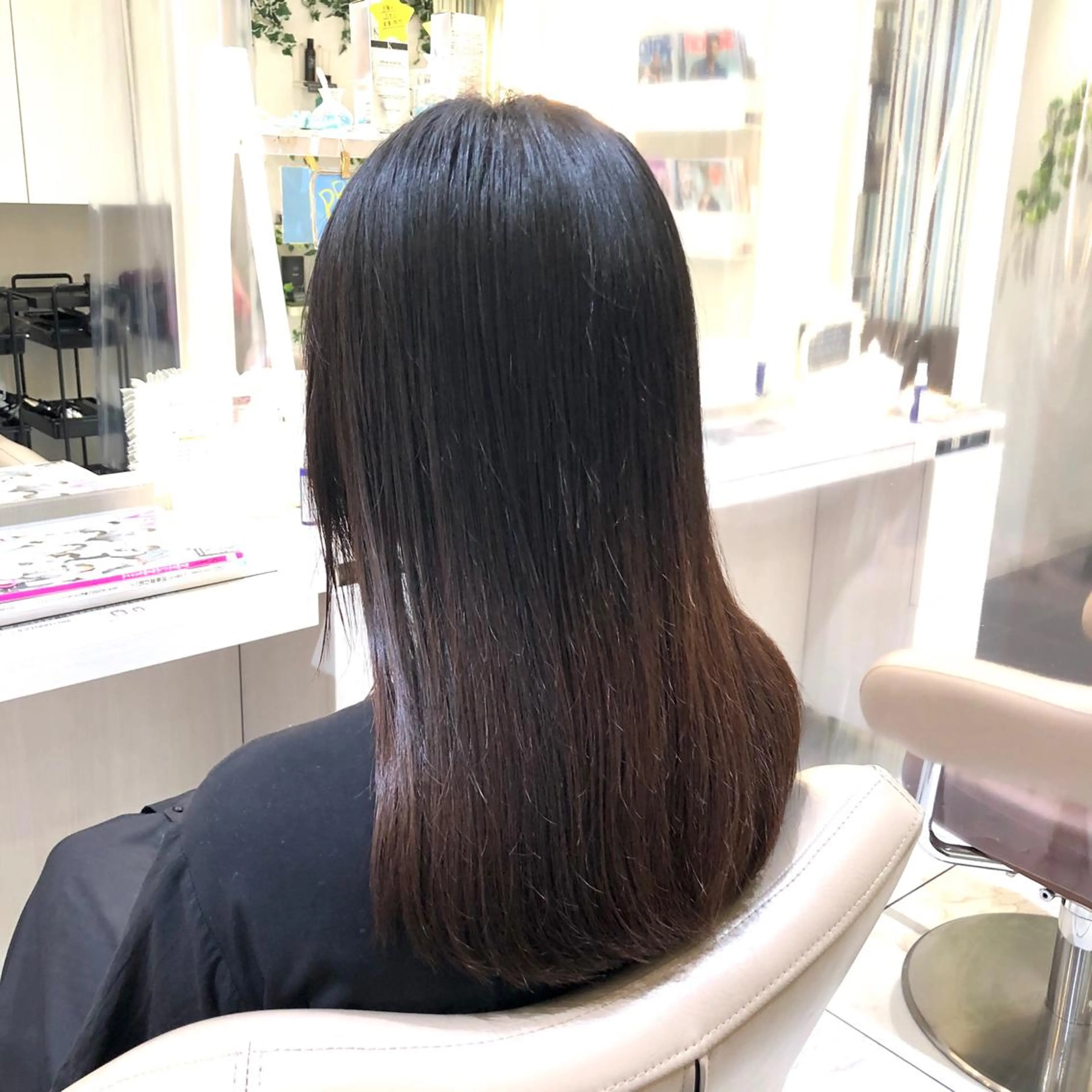 セミロング パーマ くせ毛 縮毛矯正 安井　昴 💫ブリーチ縮毛矯正のヘアスタイル