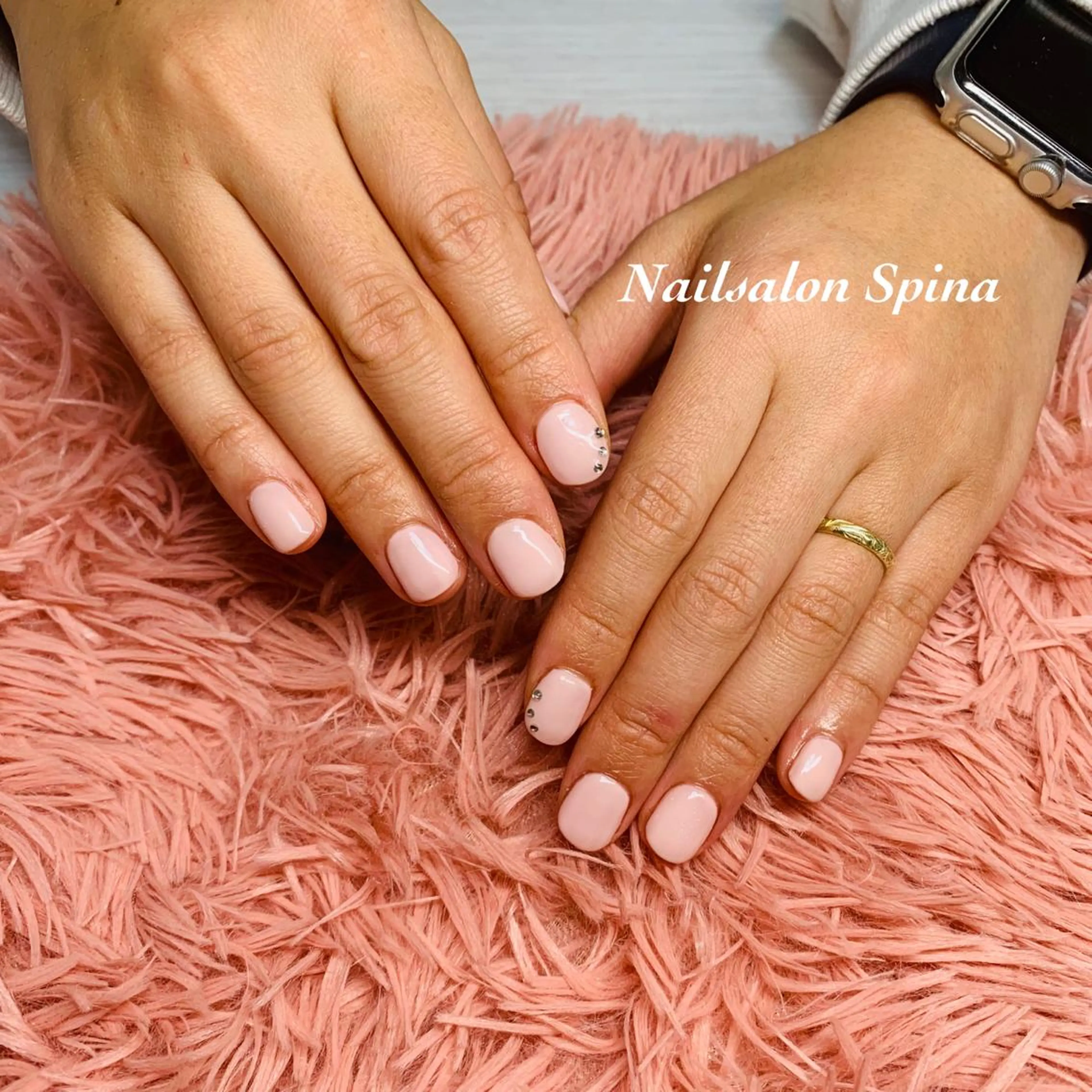 ネイル アートネイル ジェルネイル ワンカラーネイル ピンク シンプルネイル Nailsalon Spina 琴美のネイルデザイン