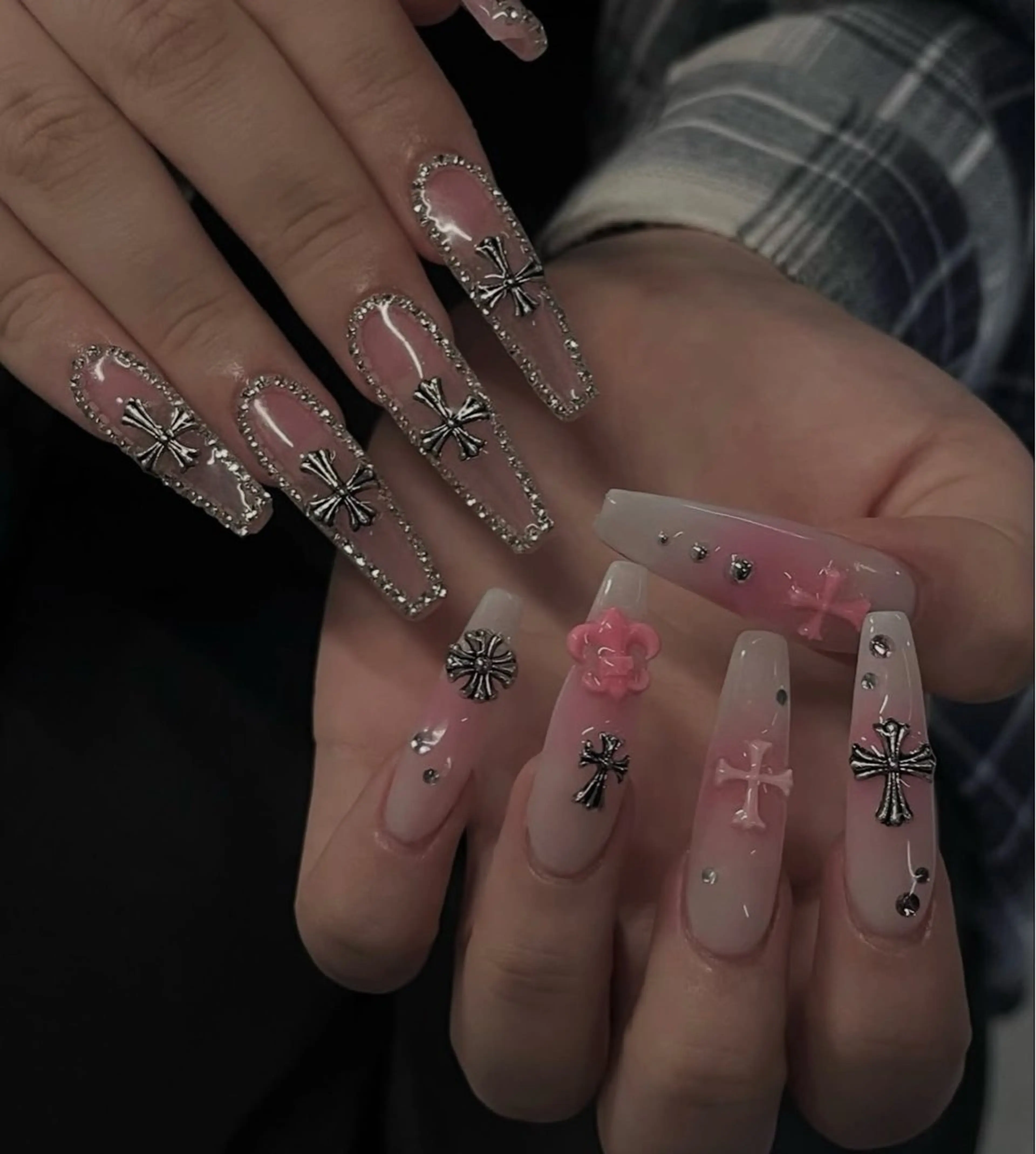 ネイル グラデーション キラキラネイル ワンカラーネイル 冬ネイル Jenn Nail Salonのネイルデザイン